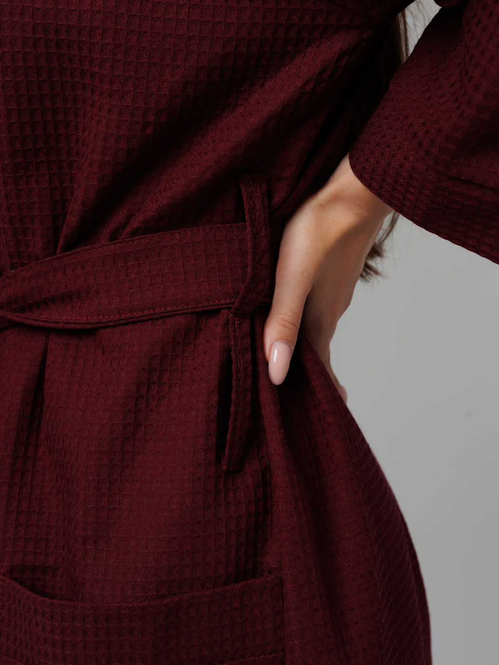 Женский укороченный вафельный халат с планкой темно-бордовый В-11 (122)