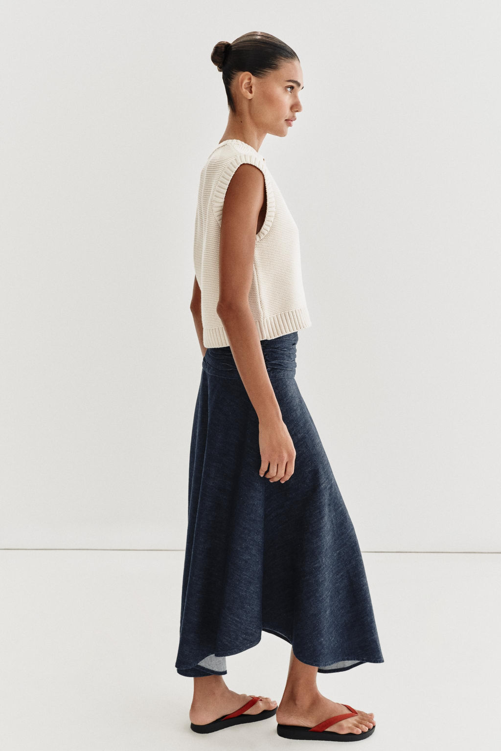 CHALECO PUNTO BOT?N DORADO / Crudo - Zara фото 7