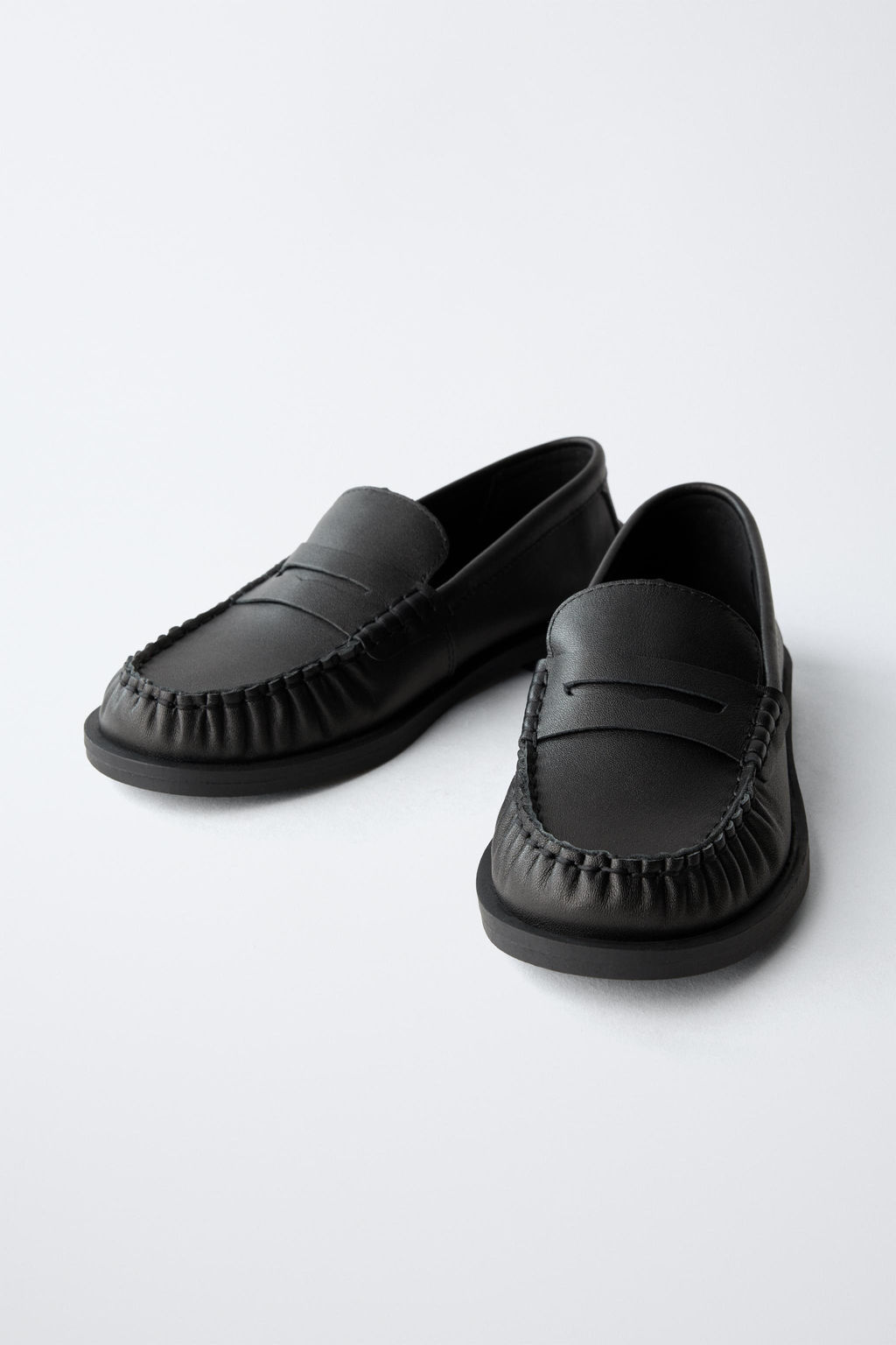LEATHER LOAFERS