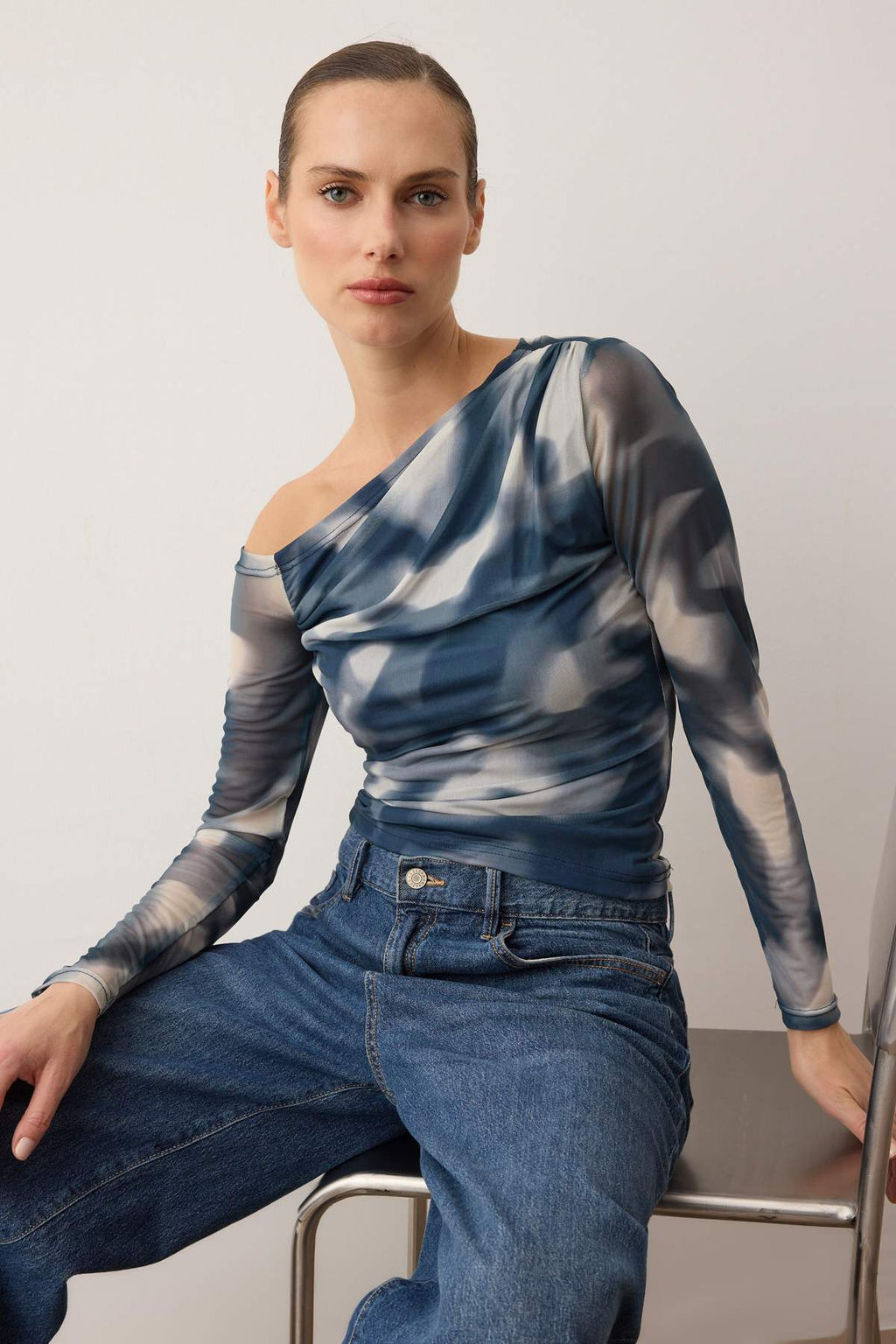 Petrol Soyut Desenli Tul Astarl? Asimetrik Yaka Orme Bluz TWOAW24BZ00051