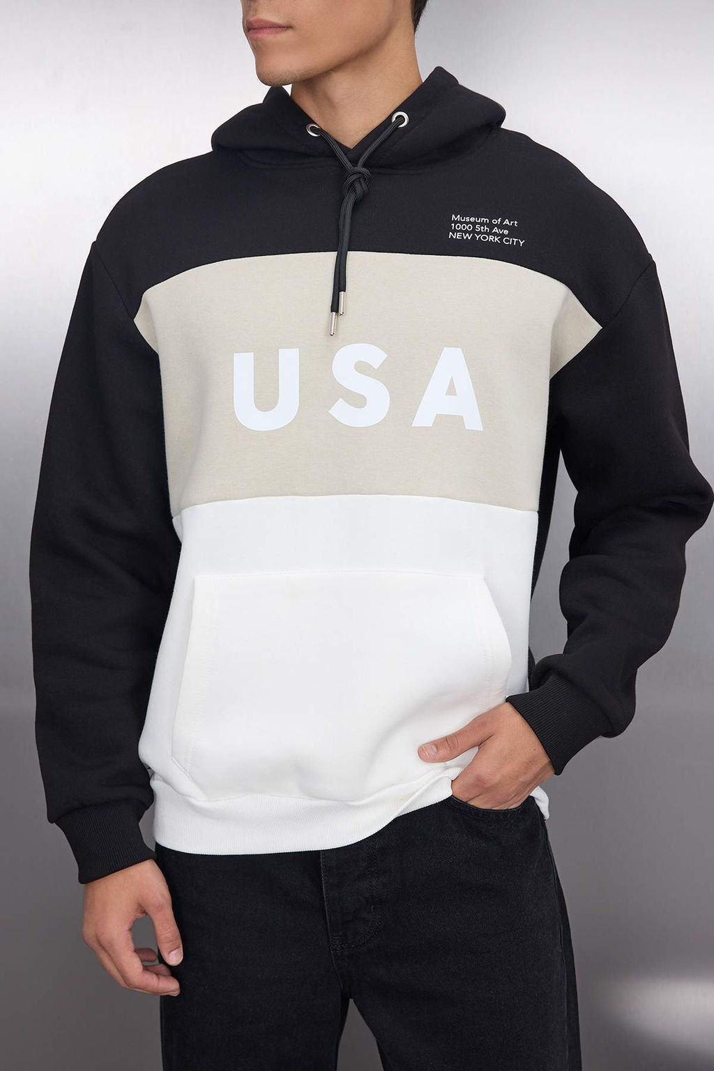 TRENDYOL MAN Siyah Oversize/Genis Kesim Renk Bloklu City Bask?l? Kapusonlu Sweatshirt TMNAW25SW00045 - Trendyolmilla фото 3