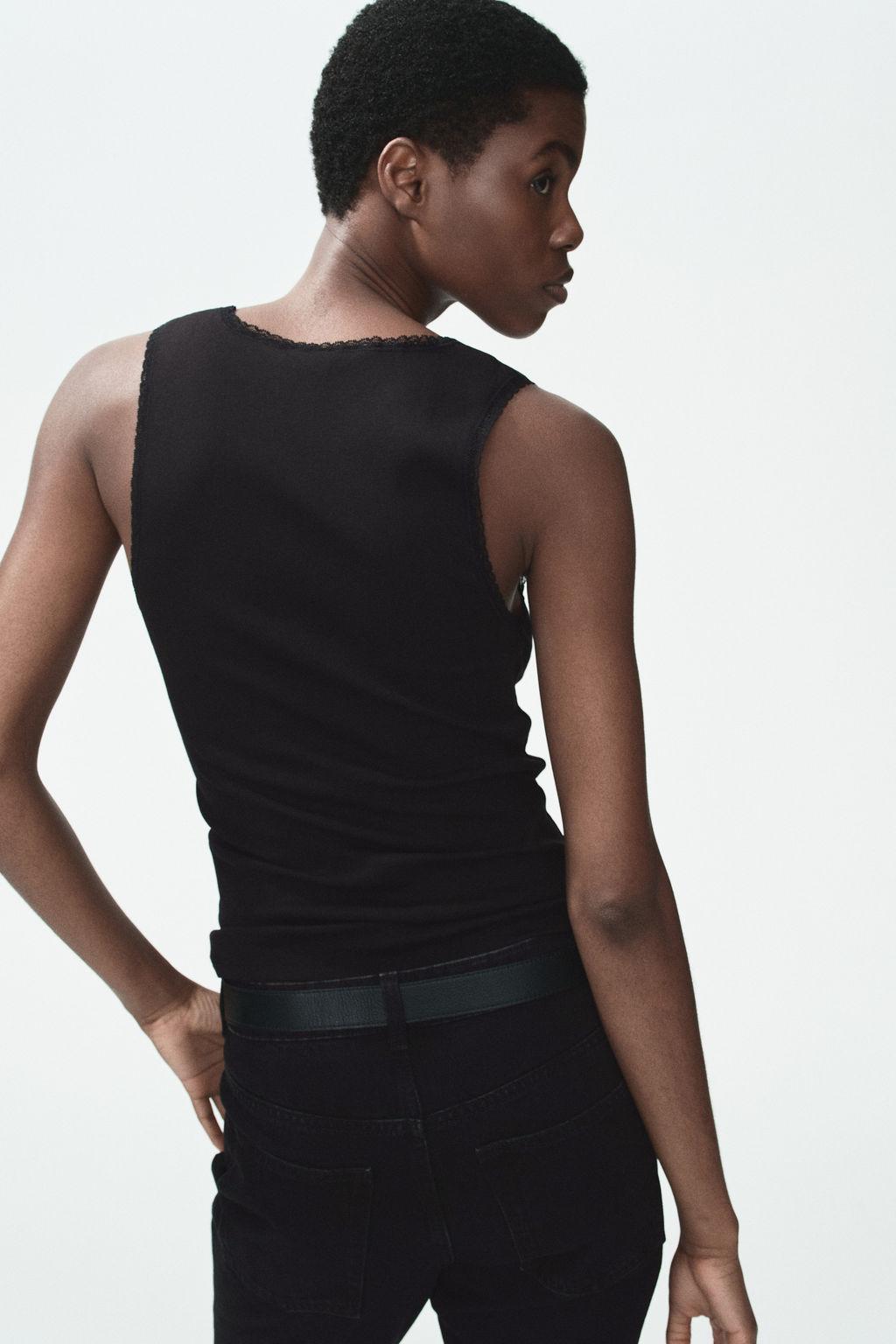 Top con ribetes de encaje - H&m фото 7