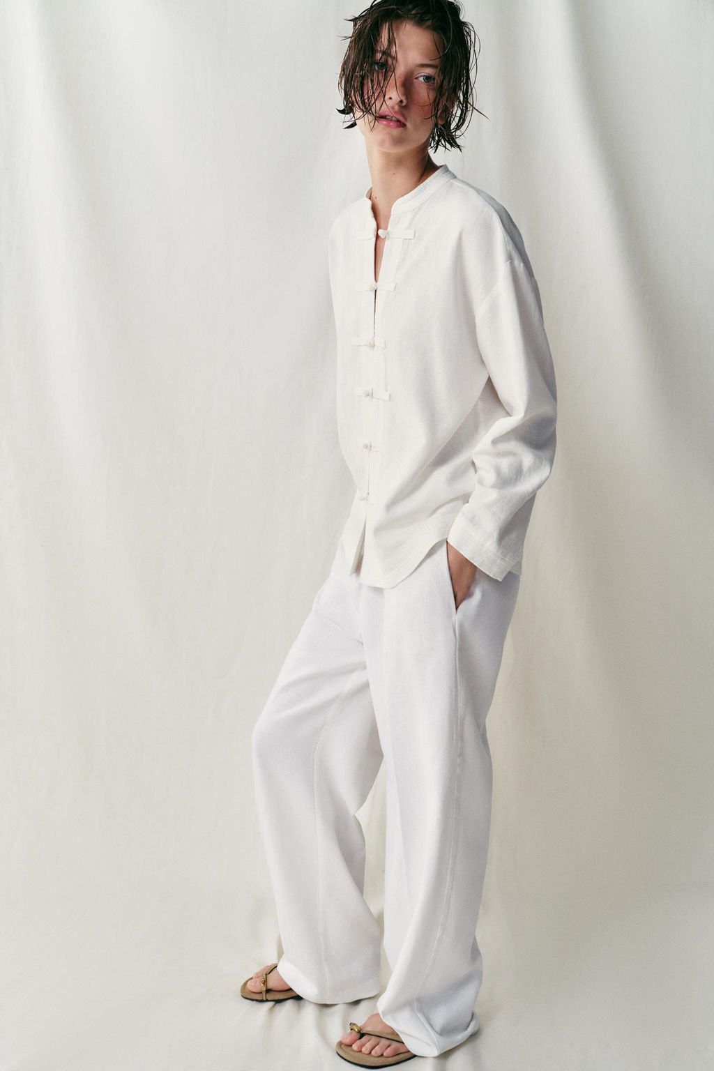 CAMISA OVERSIZE ALAMARES CON LINO / Blanco - Zara фото 4