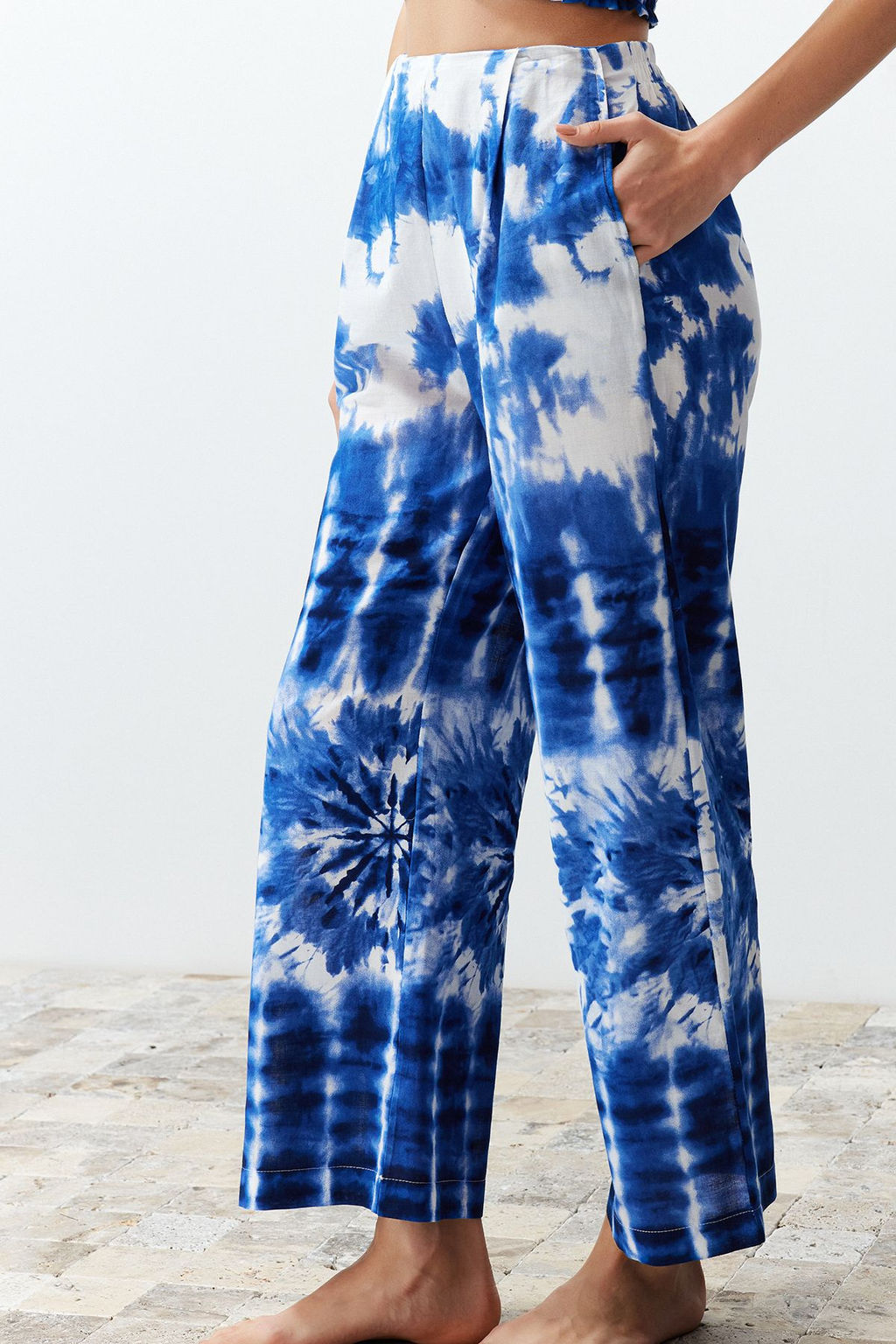 Soyut Desenli Dokuma %100 Pamuklu Bluz Pantolon Plaj Tak?m TBESS24AU00013