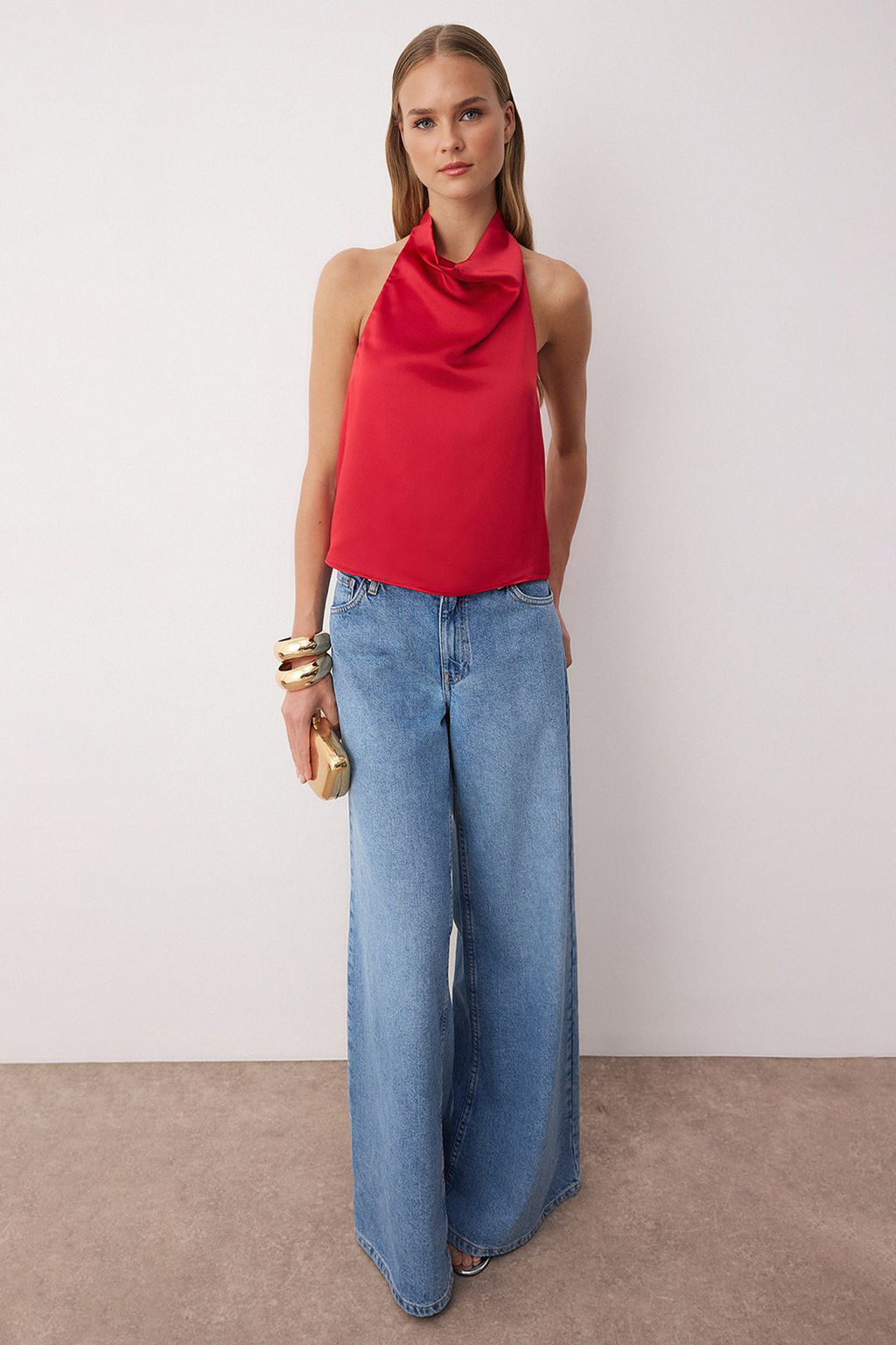 K?rm?z? Degaje Yaka Kolsuz Saten Party Bluz TPRAW26BZ00003 - Trendyolmilla фото 10