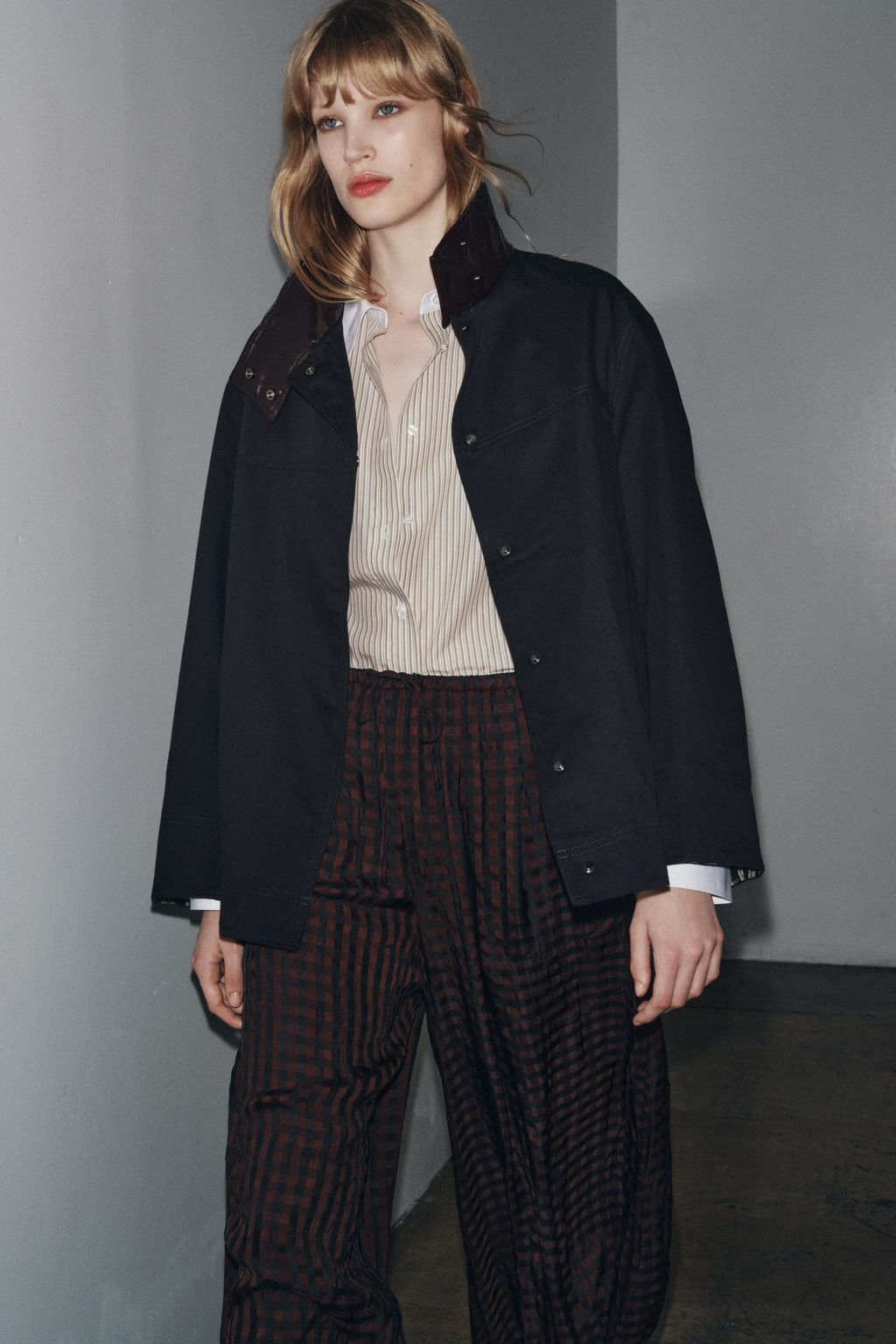 ZW COLLECTION CONTRAST COLLAR JACKET - Zara фото 4