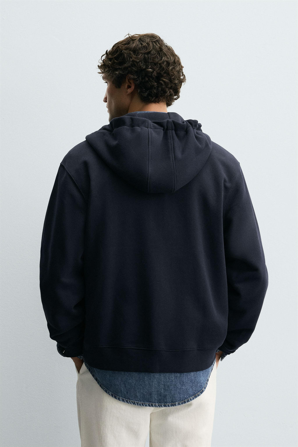 ZIP-UP HOODIE
