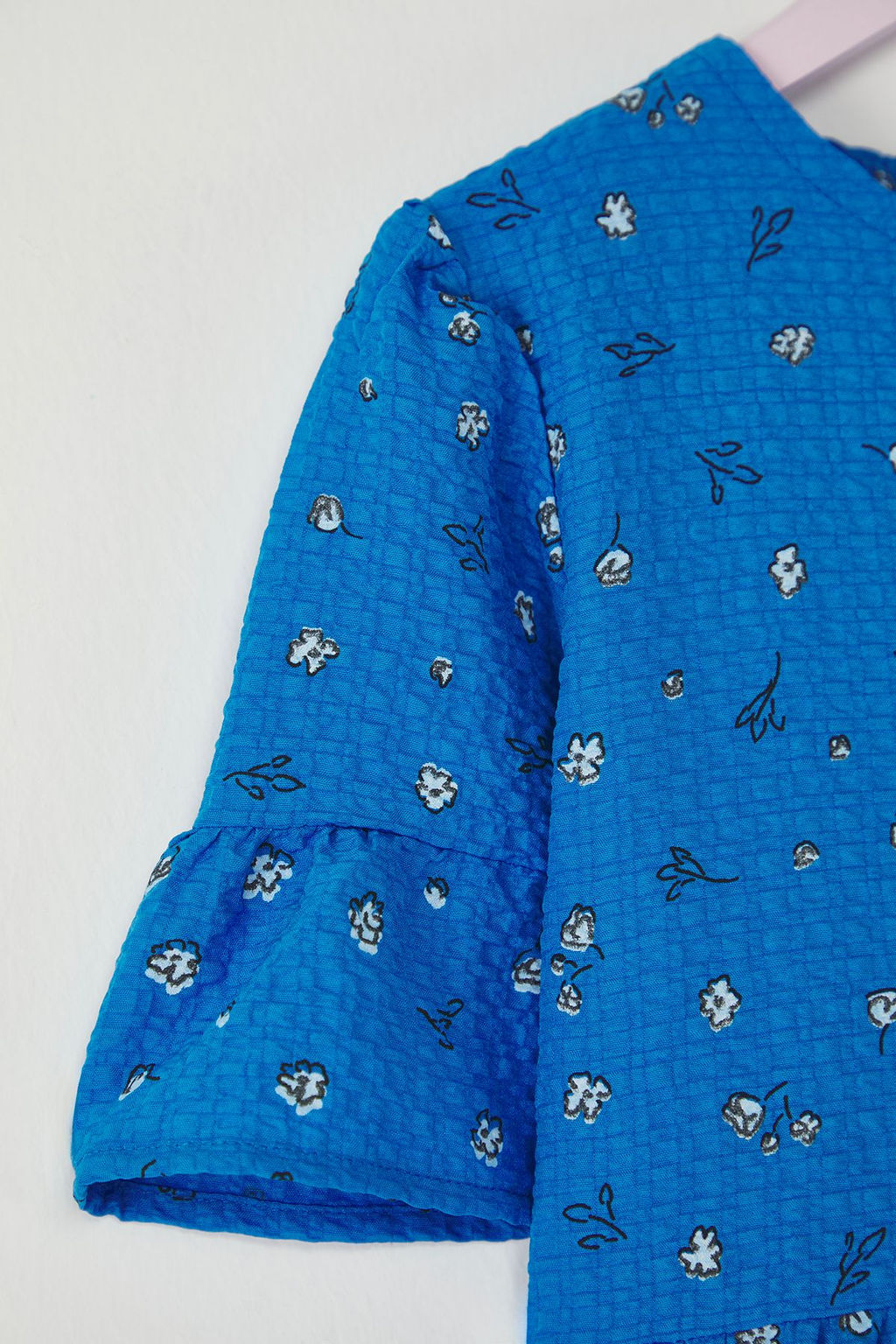 Mavi K?z Cocuk Bask?l? K?sa Kol Dokulu Dokuma Elbise TKDSS25EL00032 - Trendyolmilla фото 2