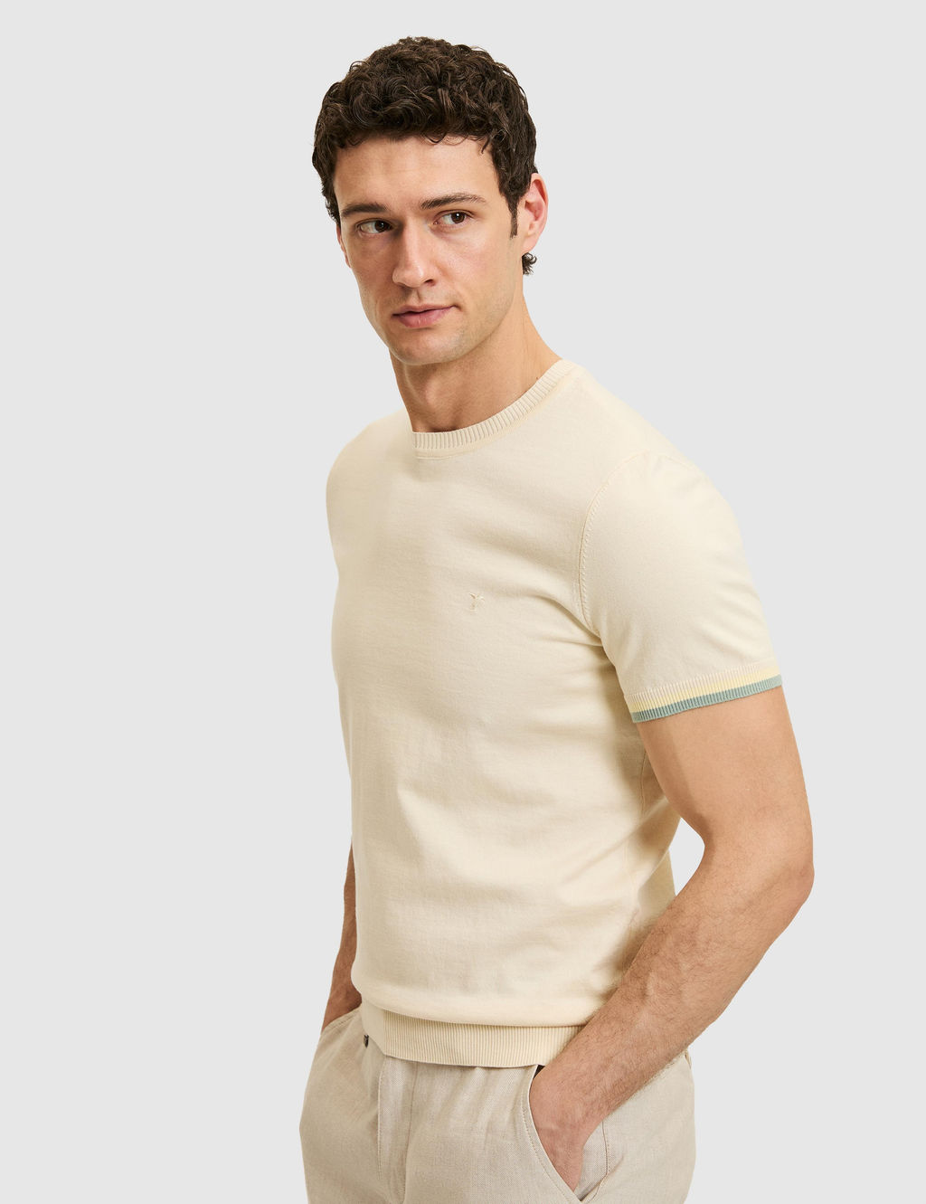 Ekru Slim Fit %100 Pamuk Bisiklet Yaka Triko T-shirt