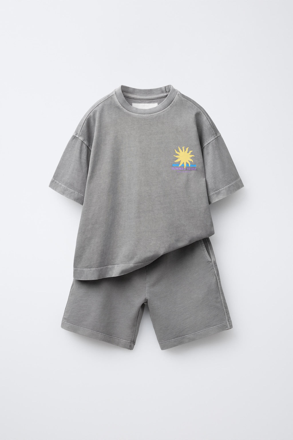 GARMENT DYE PRINTED T-SHIRT AND BERMUDA SHORTS SET