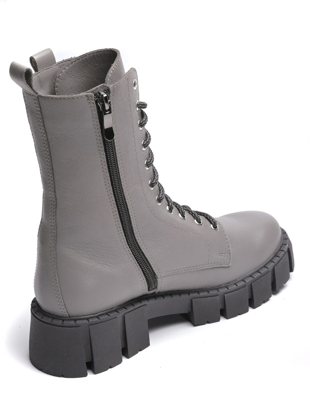 Ботинки Ионесси