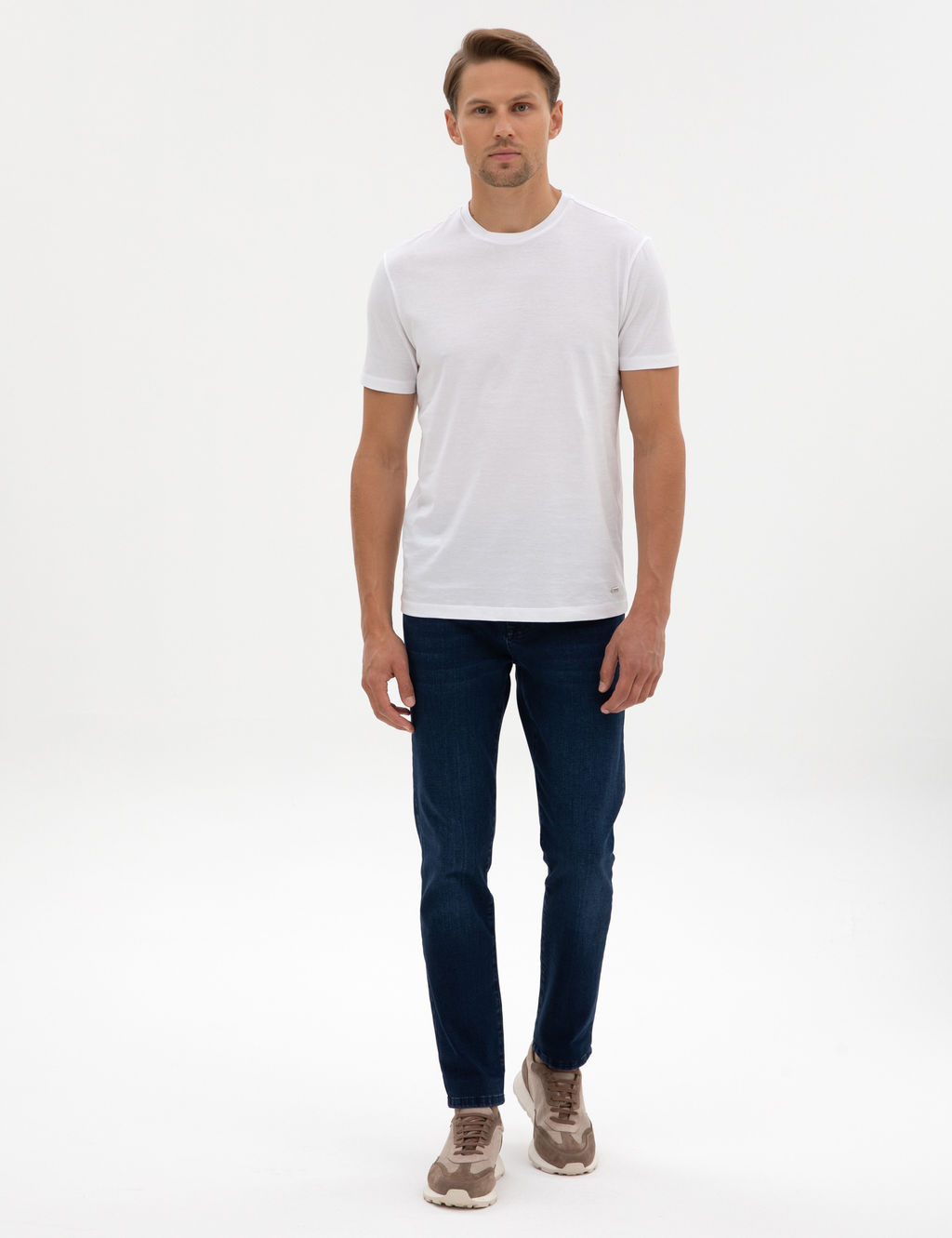 Beyaz Slim Fit Basic Ti__rt