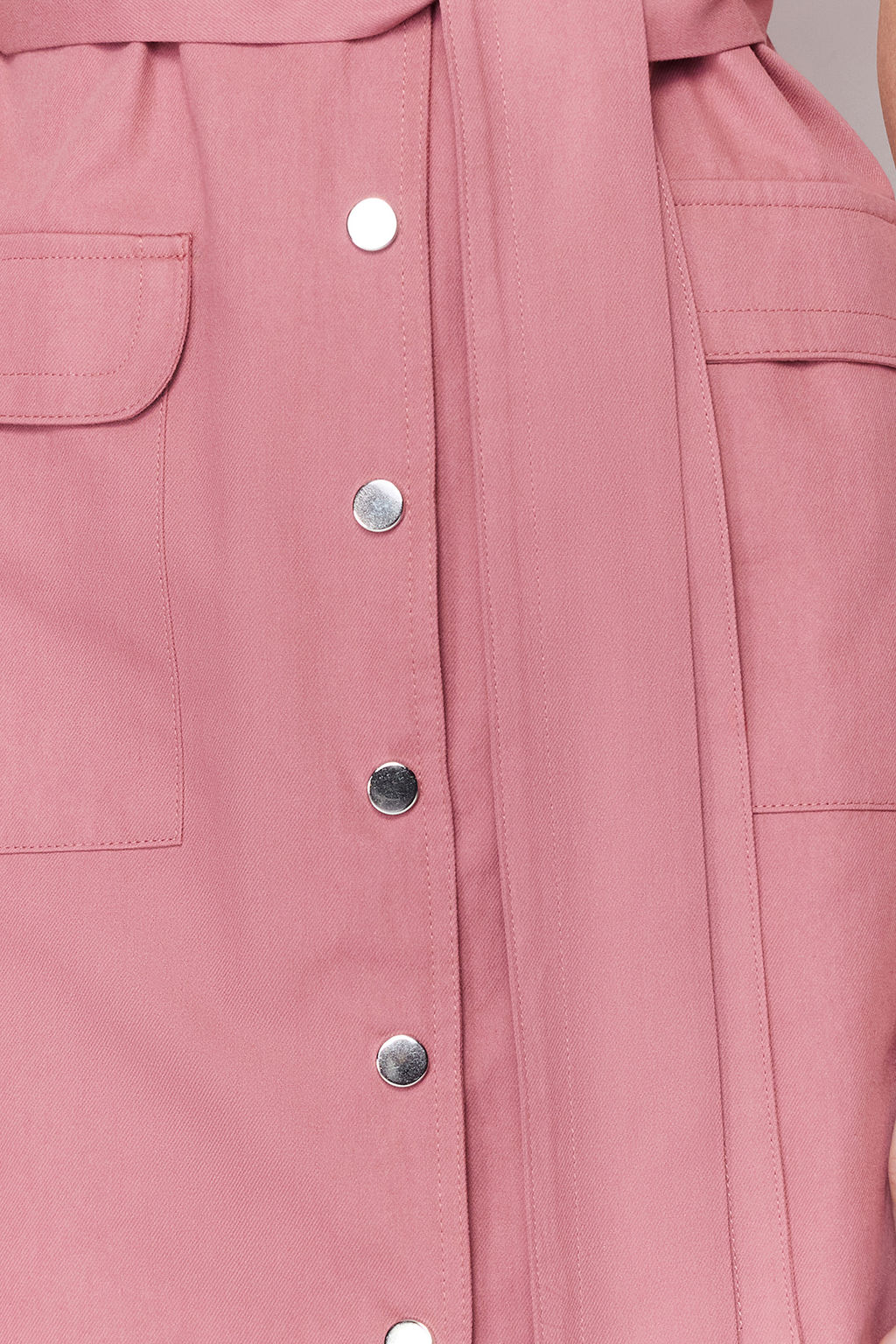 Trendyolmilla Gul Kurusu Kusakl? Genis Kal?p Gabardin Midi Gomlek Elbise TWOSS24EL00227  фото 4