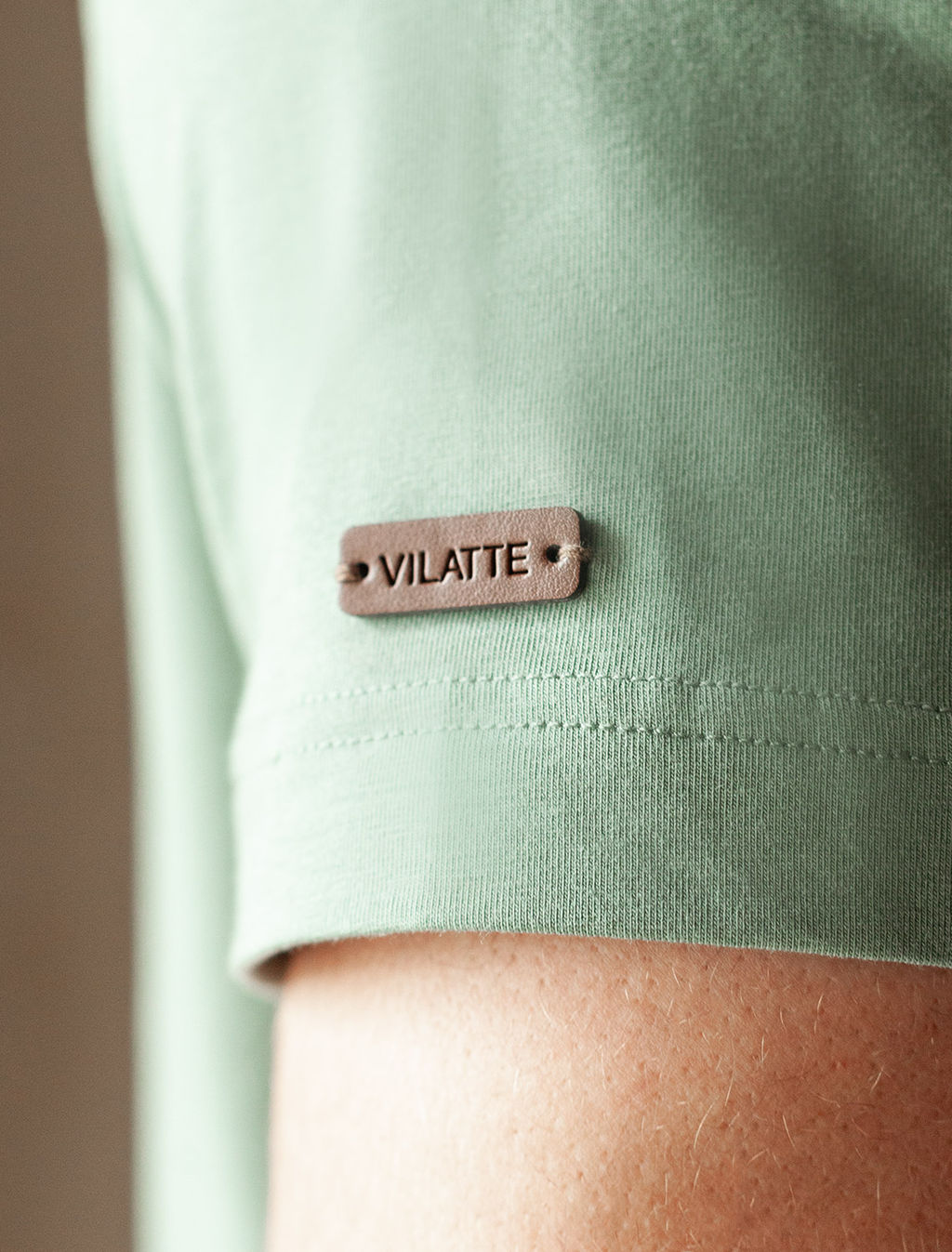 Футболка из премиального хлопка с авторским принтом - Vilatte фото 3