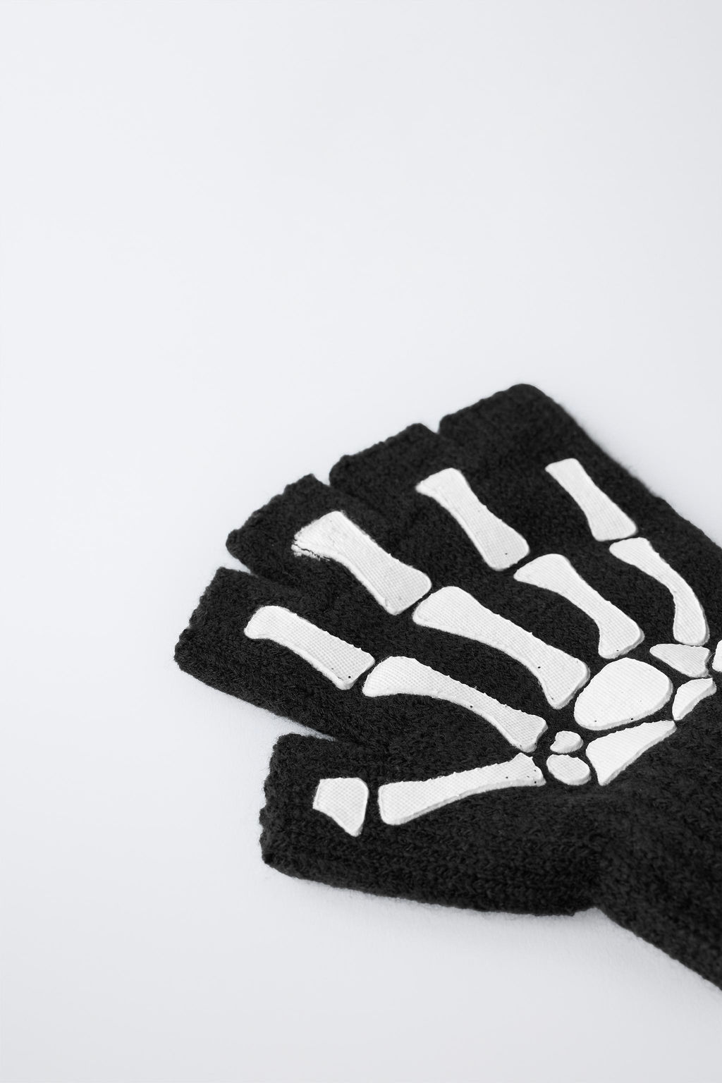 SKELETON FANCY DRESS KNIT MITTENS