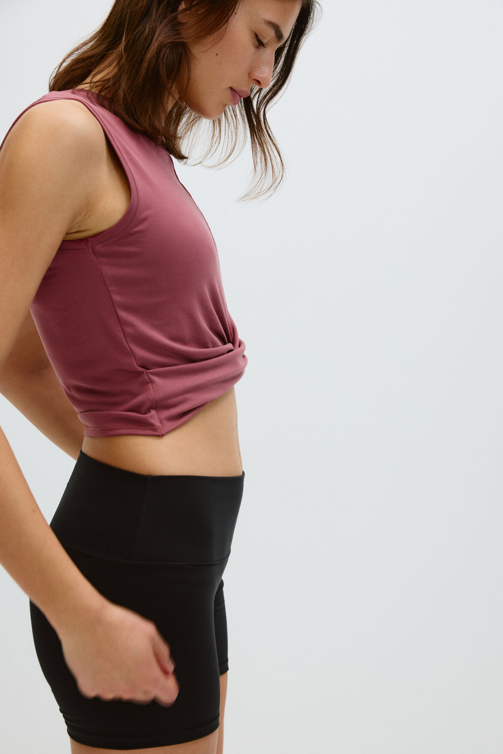 Top de deporte con detalle cruzado Slim Fit - H&m фото 5