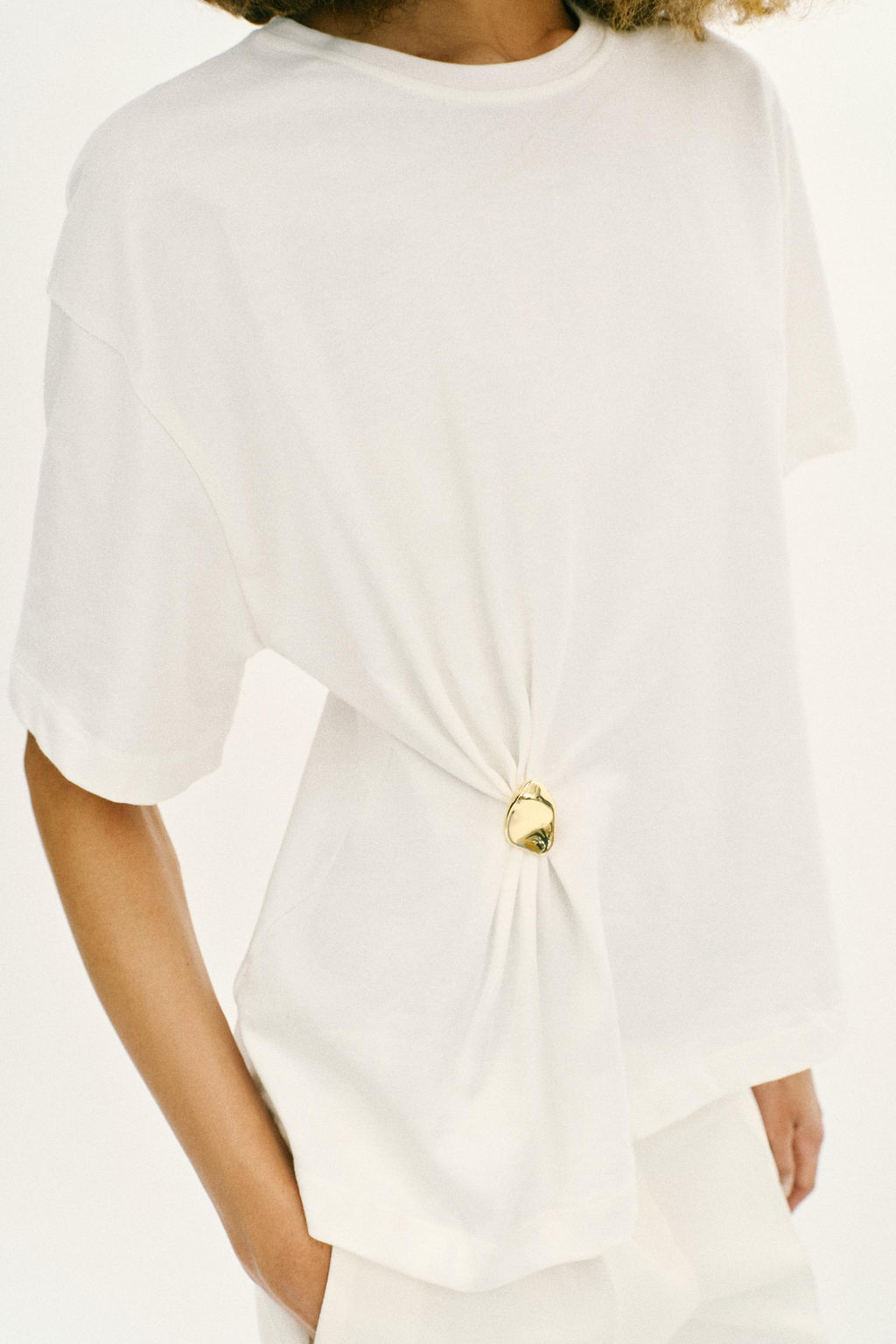 CAMISETA HEAVY COTTON APLIQUE / Blanco roto - Zara фото 3