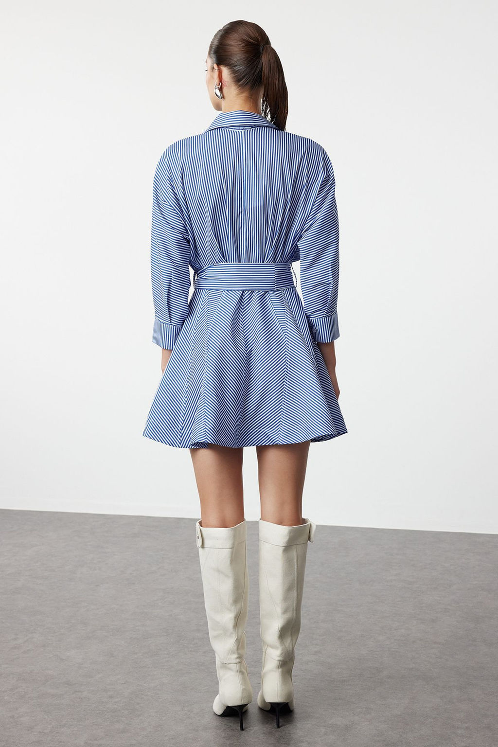 TRENDYOLMILLA Mavi Kusakl? Cizgili Mini Dokuma Gomlek Elbise TWOAW25EL00154  фото 9