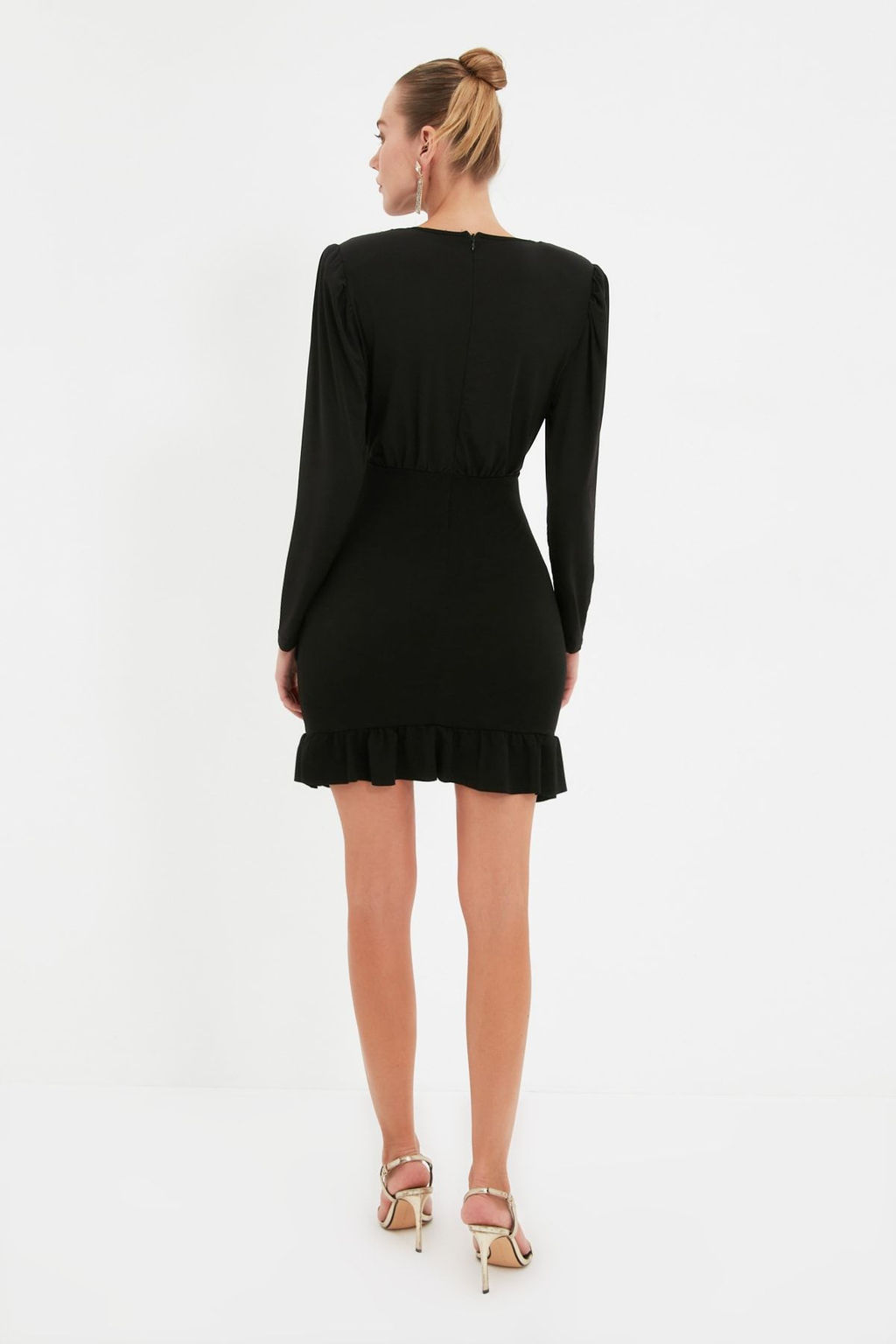 Siyah Vucuda Oturan Astarl? Volanl? Orme K?sa S?k Abiye Gece Mezuniyet Elbisesi TPRAW22EL1909 - Trendyolmilla фото 5