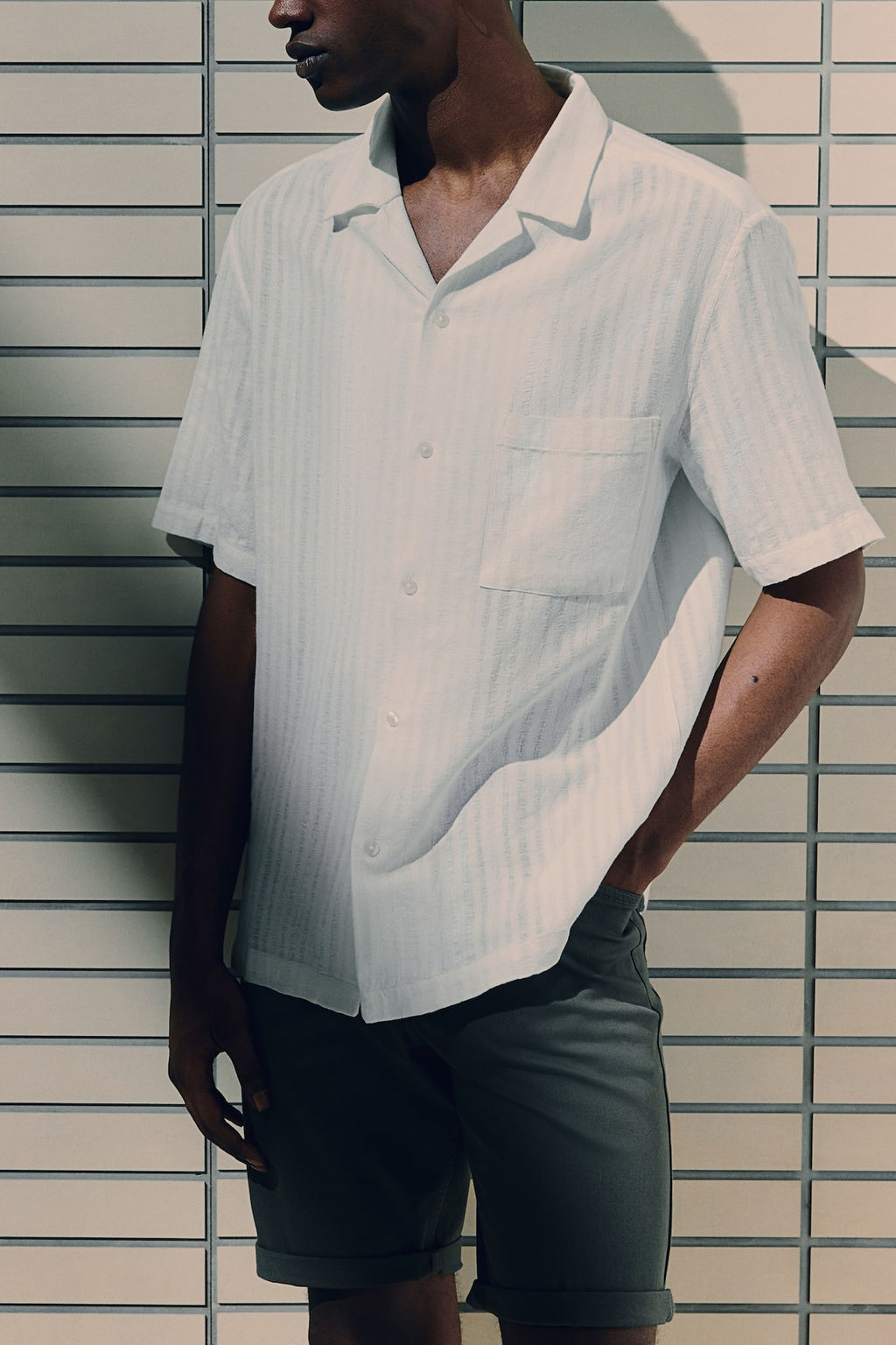 Pantalon corto en sarga de algodon Slim Fit - H&m фото 4