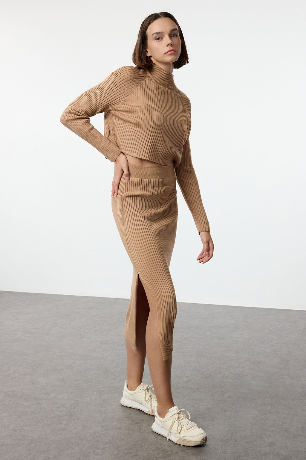 Camel Crop Basic Etekli Triko Alt - Ust Tak?m TWOAW23AU00170 - Trendyolmilla фото 2