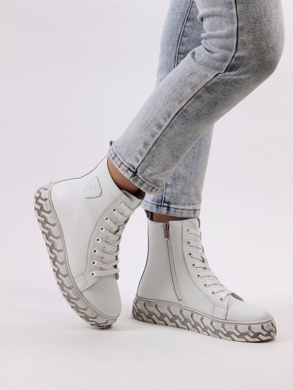 Ботинки 214.icebergw. white R