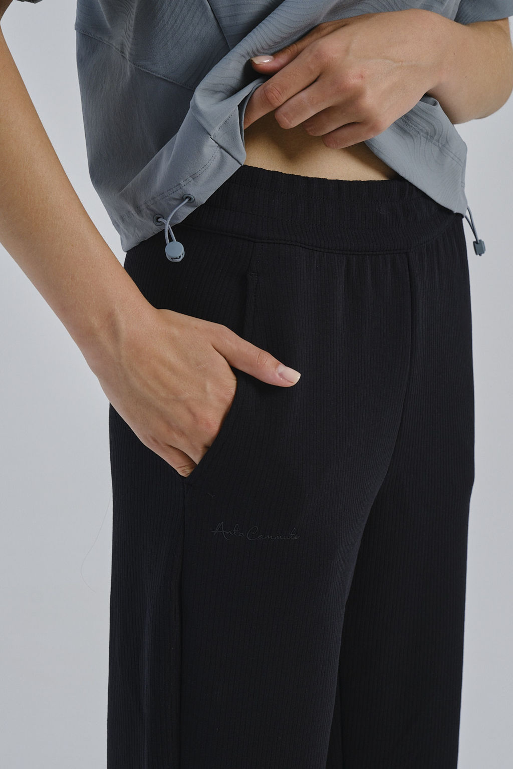 Брюки трикотажные Черный COMMUTE Knit Track Pants