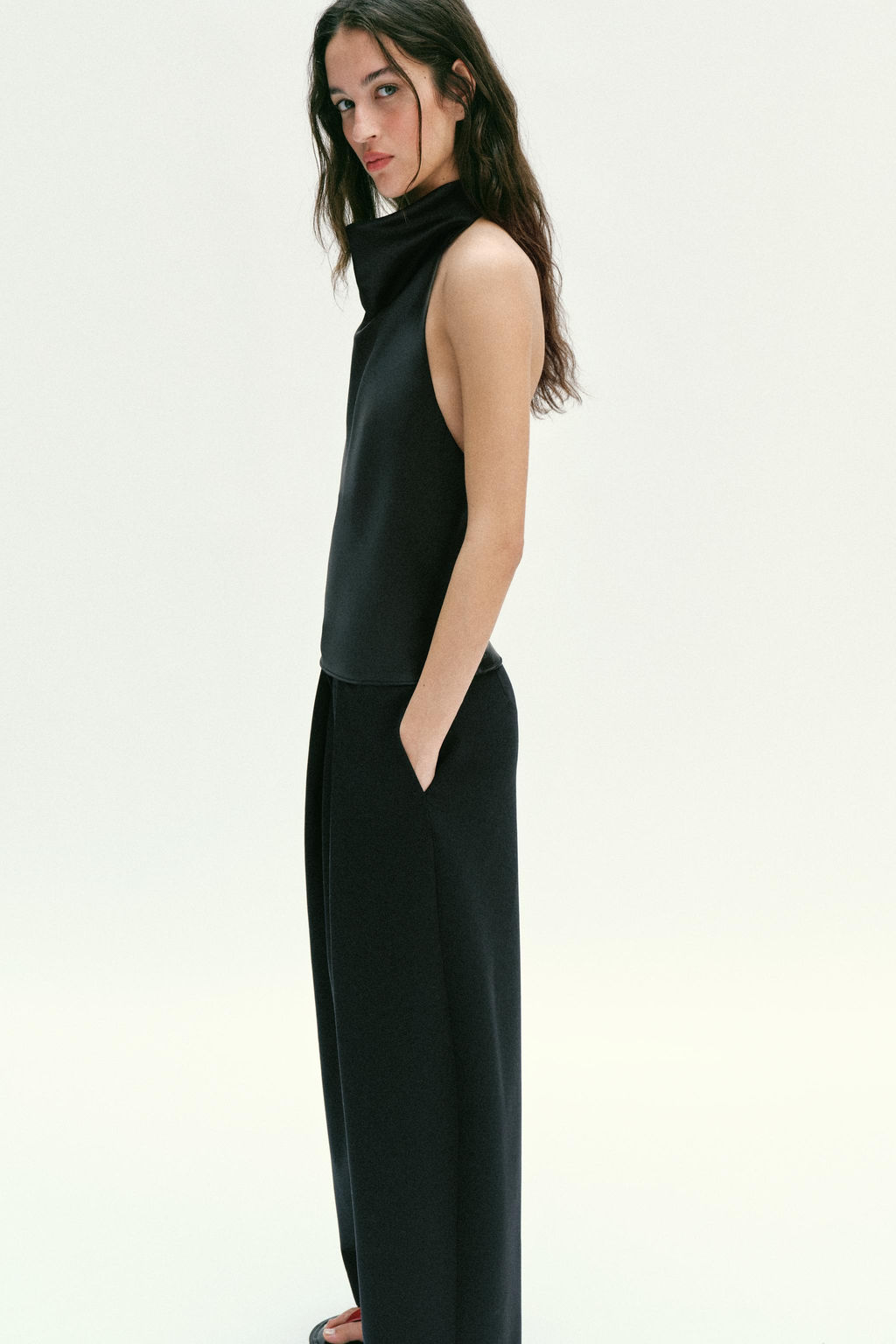 PANTAL?N TIRO ALTO PINZAS SET / Negro - Zara фото 3