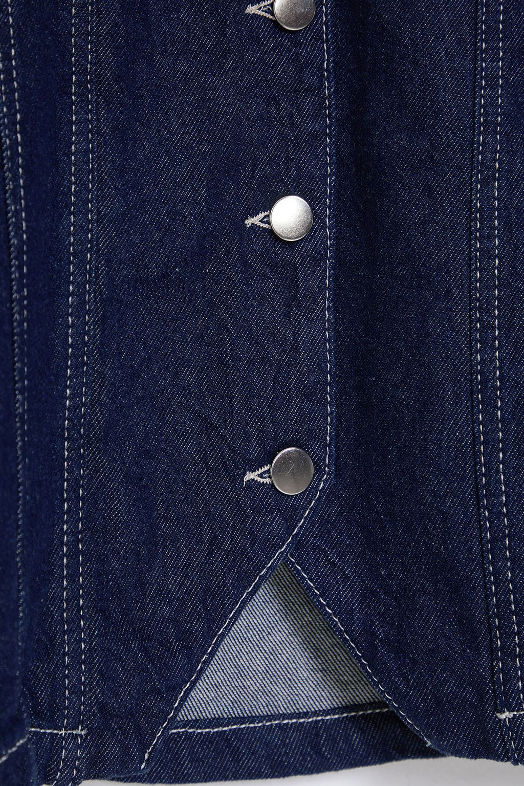 Koyu Mavi Denizci Yaka Detayl? Kontrast Dikisli Denim Gomlek Ceket TWOSS25CE00003
