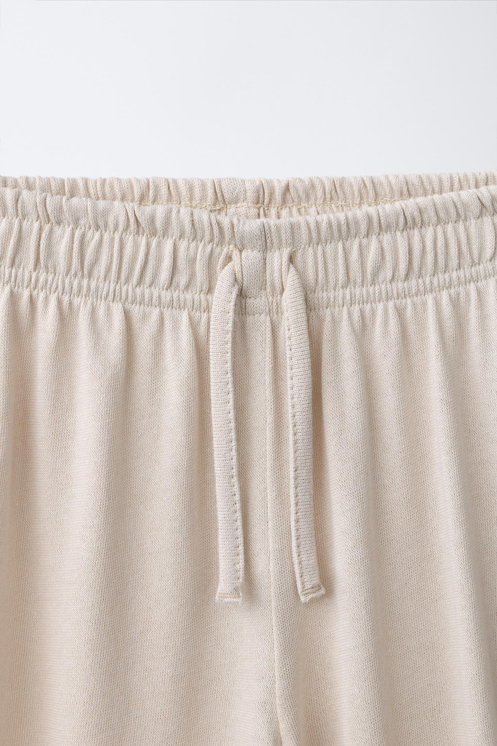 CONJUNTO CAMISETA LAZOS Y PANTAL?N JOGGER / Arena