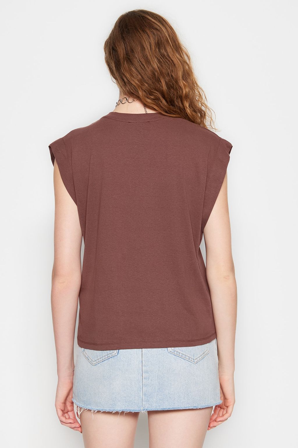 Kahverengi %100 Pamuk Vatka Gorunumlu Basic Bisiklet Yaka Orme T-Shirt TWOSS20TS0021