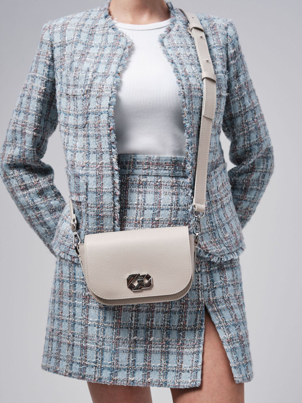 Сумка кросс-боди Deboro 30879 ванильное молоко