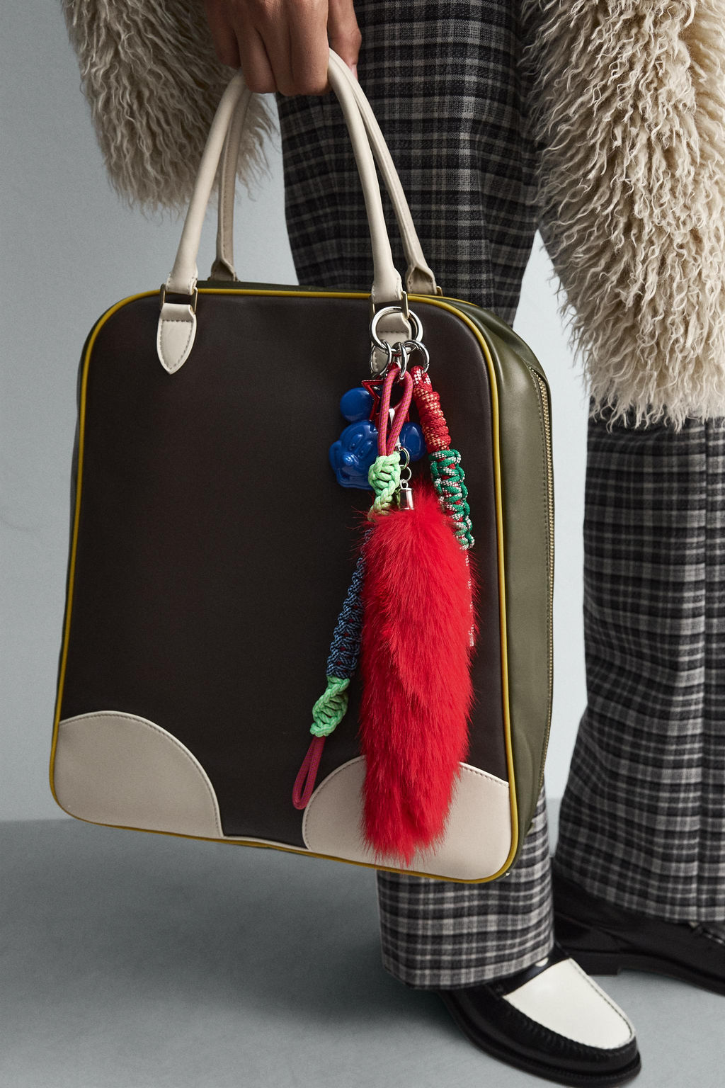LEATHER SHOPPER BAG HARRY LAMBERT FOR ZARA X DISNEY  фото 2