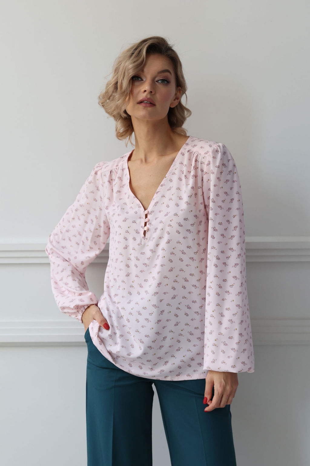 Блузка с глубоким вырезом - Looklikecat фото 3