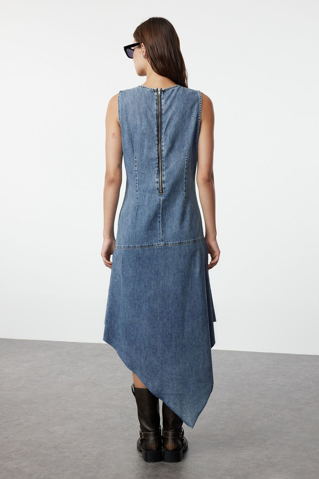 Mavi Dikis Detayl? Asimetrik Midi Denim Elbise TWOAW25EL00091 - Trendyolmilla фото 4
