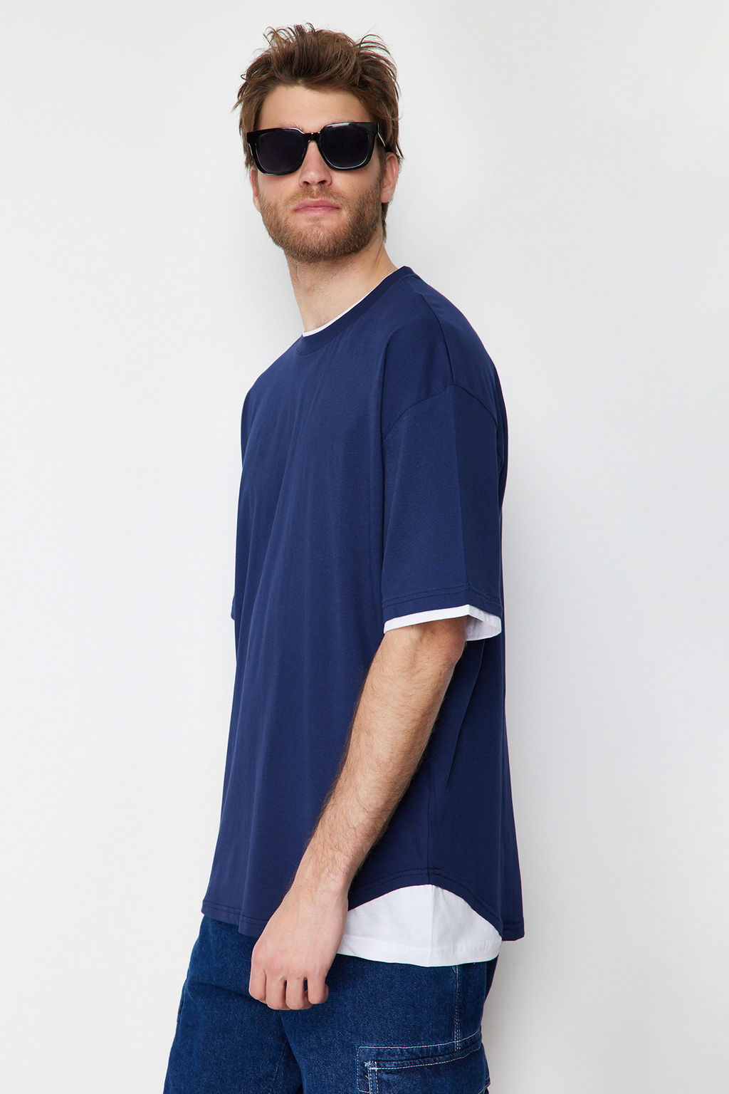 Lacivert Oversize/Genis Kesim Beyaz Panelli K?sa Kol %100 T-Shirt TMNSS22TS0225 - Trendyolmilla фото 2