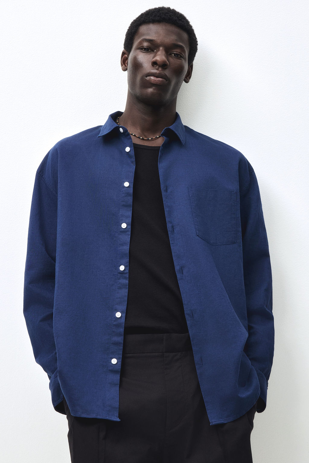 Camisa en mezcla de lino Relaxed Fit - H&m фото 11