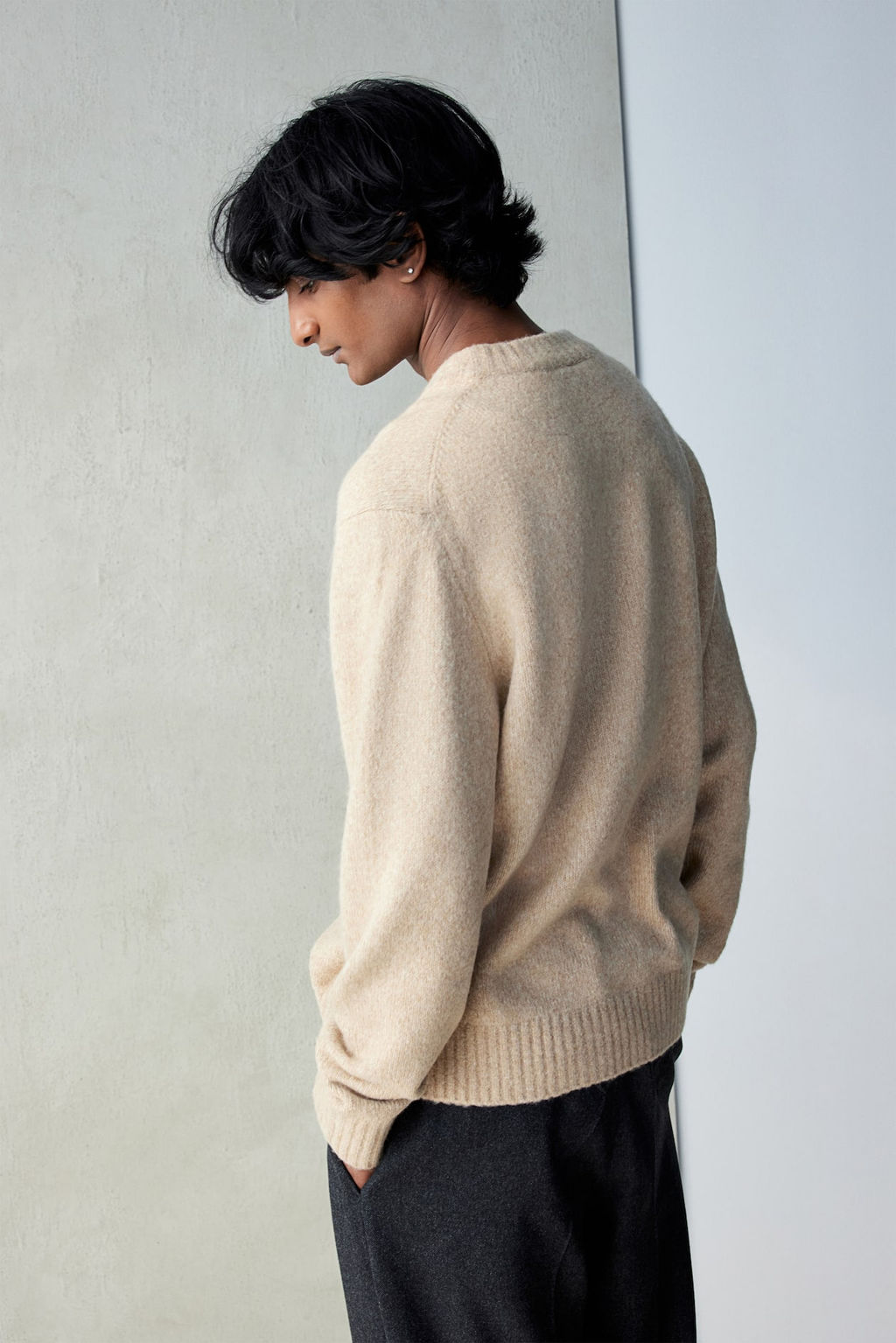 Jersey con cuello de pico Regular Fit - H&m фото 3