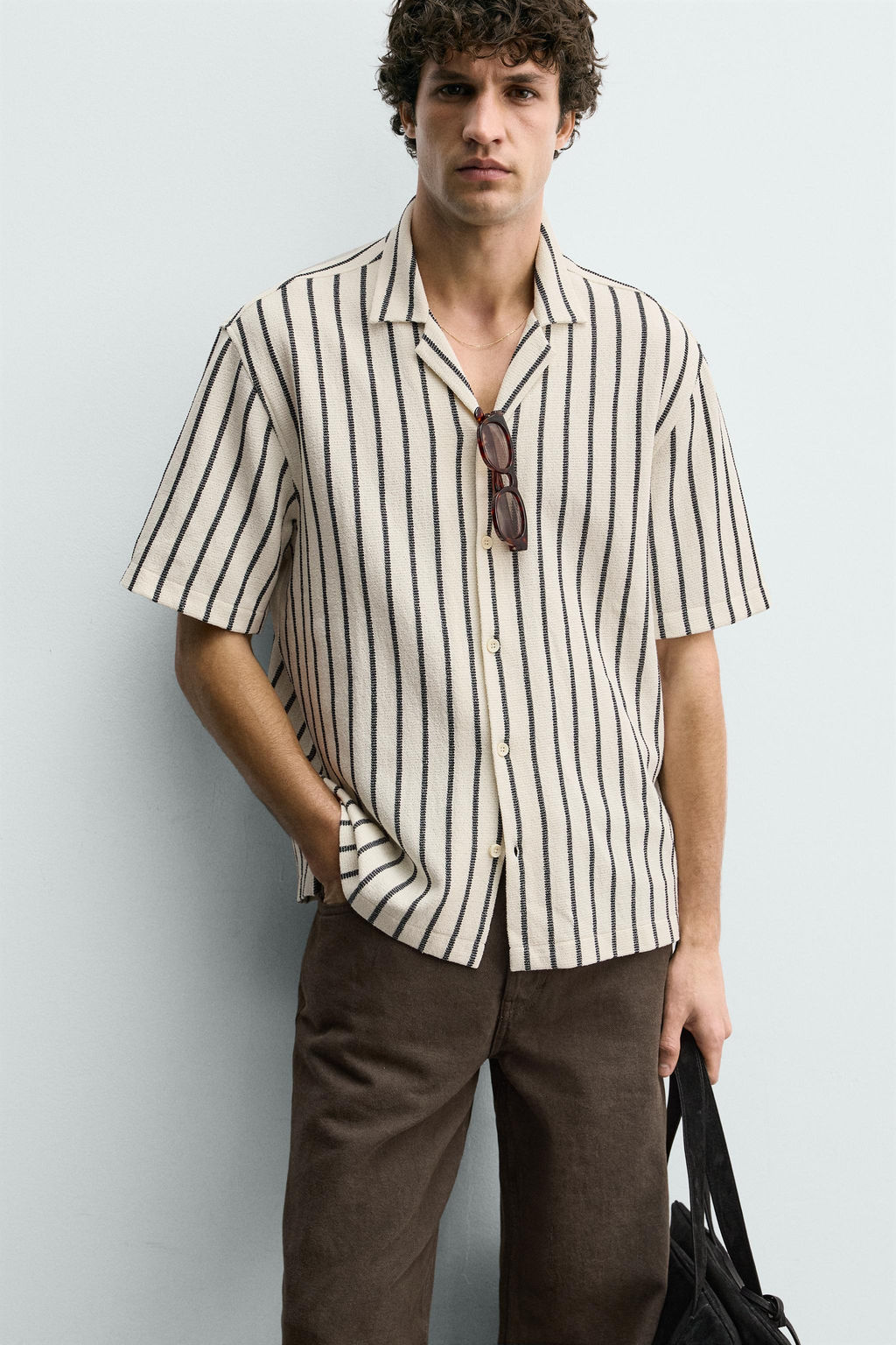 CAMISA ESTRUCTURA TEXTURA / Crudo / Negro