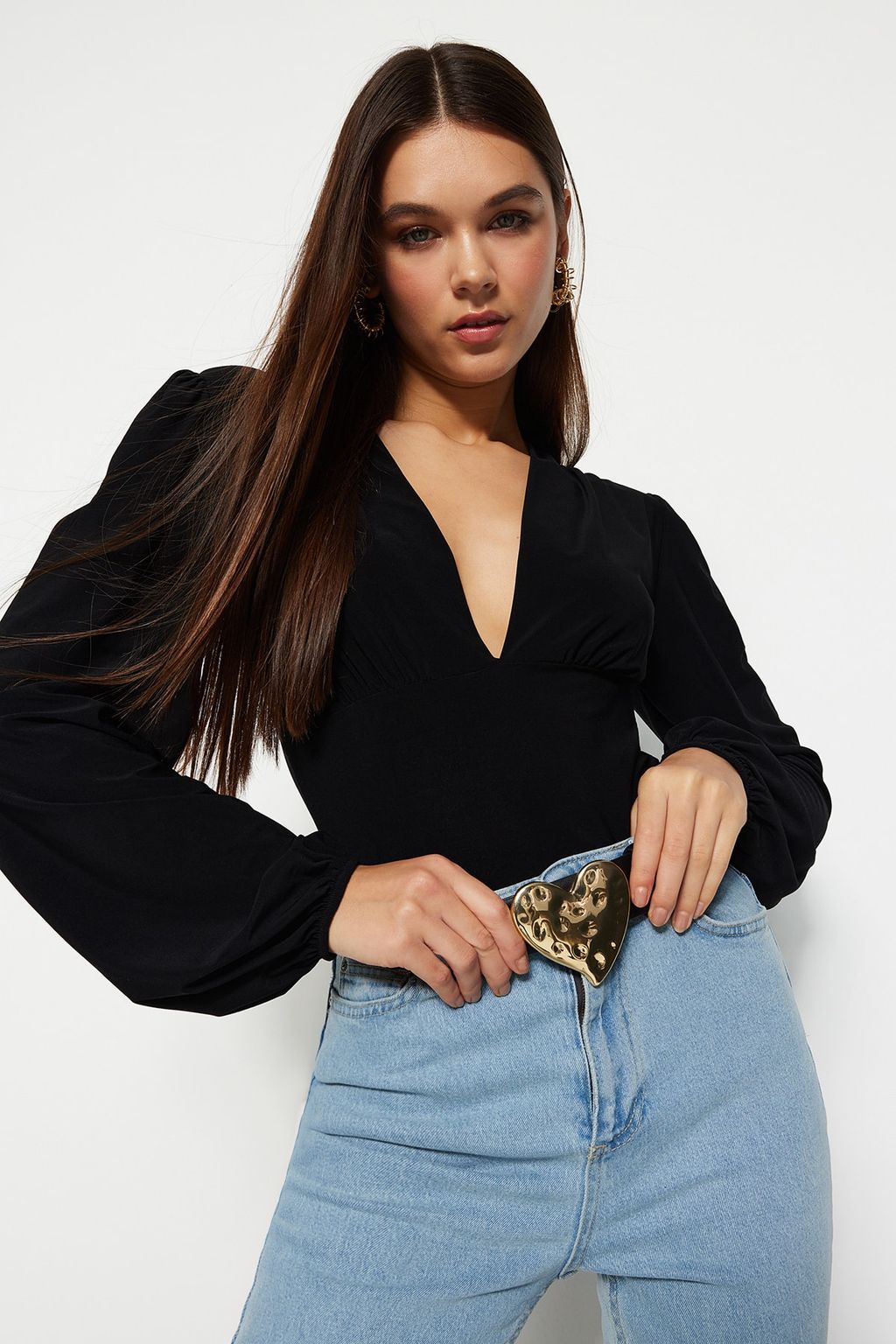 TRENDYOLMILLA Siyah Balon Kol V Yaka Fitted/Vucuda Oturan Esnek C?tc?tl? Orme Body TWOSS23BD00030 фото 17