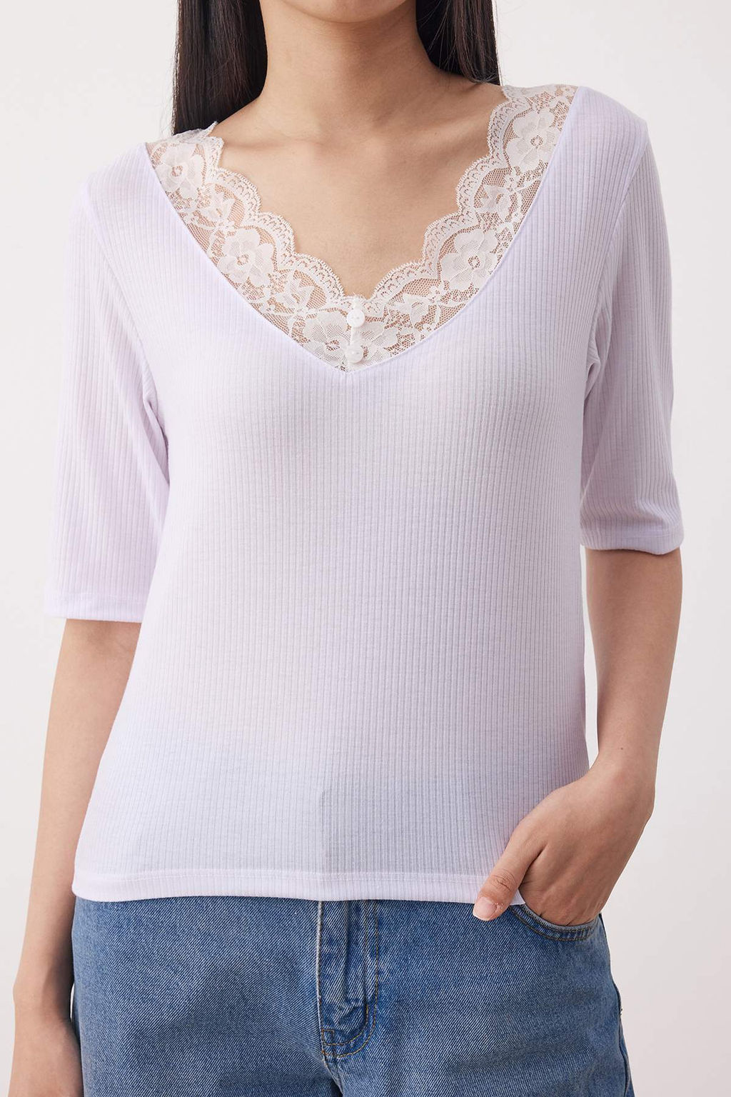 Beyaz Truvakar Kol Dantel Detayl? Fitted/Vucuda Oturan Orme Bluz TWOAW26BZ00219