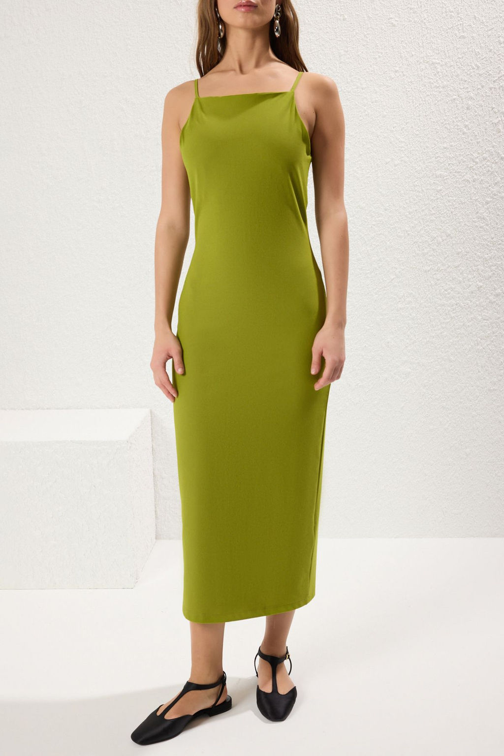 TRENDYOLMILLA Yag Yesili Kare Yaka Bodycone/Vucuda Oturan Midi Orme Elbise TWOSS25EL00082  фото 3