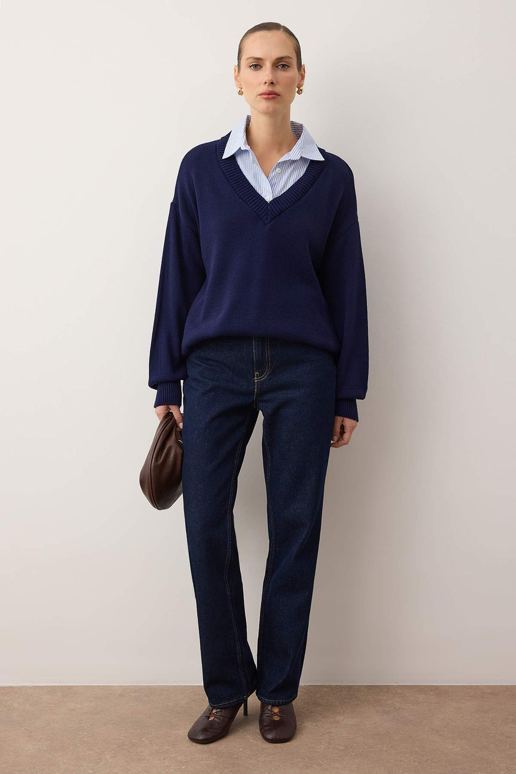 Lacivert Gomlek Yaka Garnili Detayl? Genis Kal?p Triko Kazak TWOAW26KZ00169