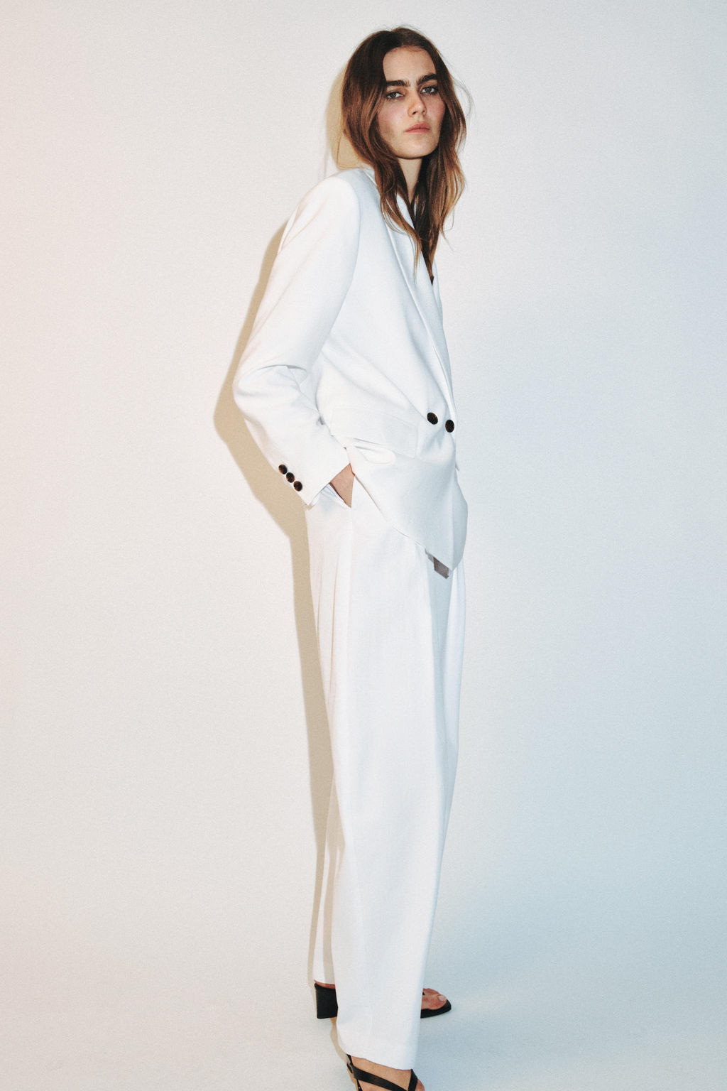 BLAZER CRUZADA OVERSIZE HOMBRERAS / Blanco - Zara фото 5