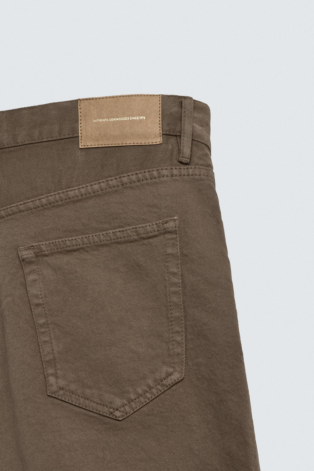 BERMUDA DENIM REGULAR FIT / Marr?n