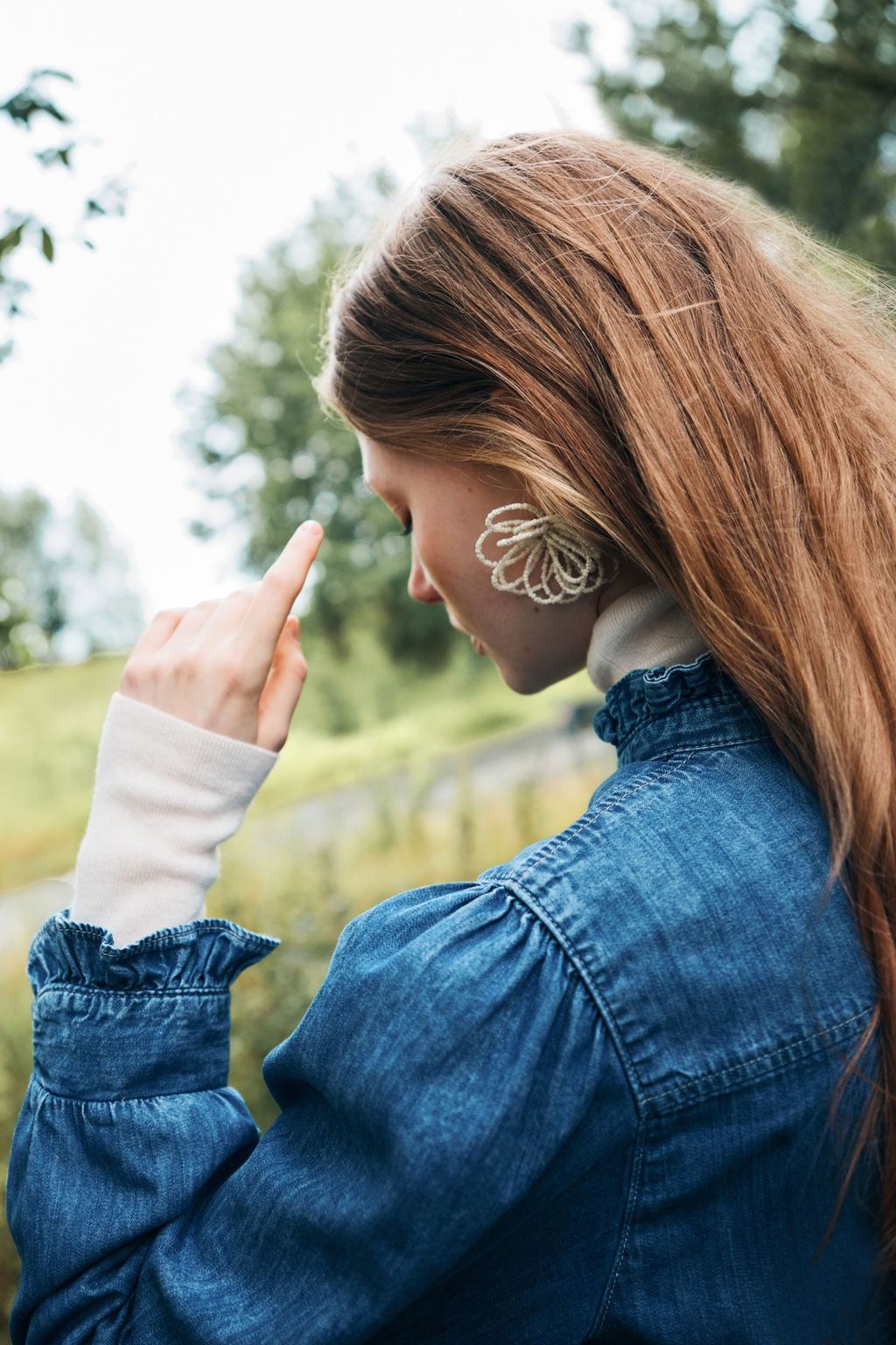 Blusa denim con ribetes de volante - H&m фото 7