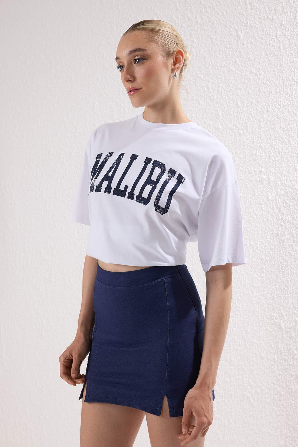 Trendyolmilla Lacivert K?sa/Mini Y?rtmacl? Esnek Orme Sort Etek TWOSS25ET00202 фото 2