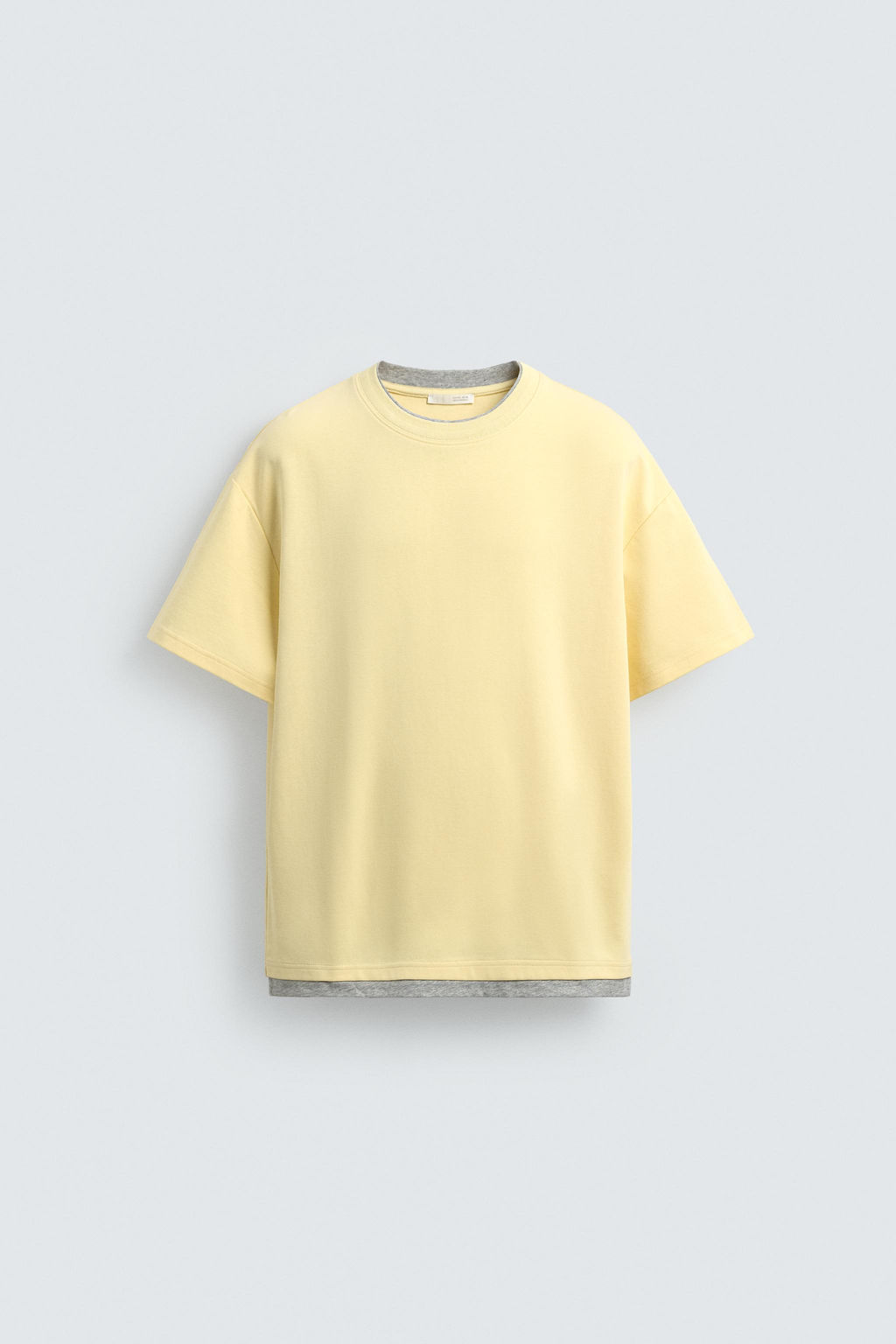 CAMISETA ACABADOS DOBLES CONTRASTE / Amarillo claro