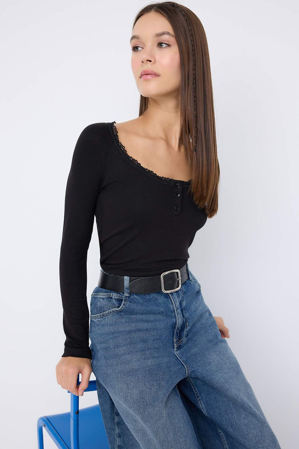 Teen Siyah Havuz Yaka Dugmeli Dantel Detayl? Vucuda Oturan Esnek Orme Bluz TWOAW26BZ00106 - Trendyolmilla фото 10