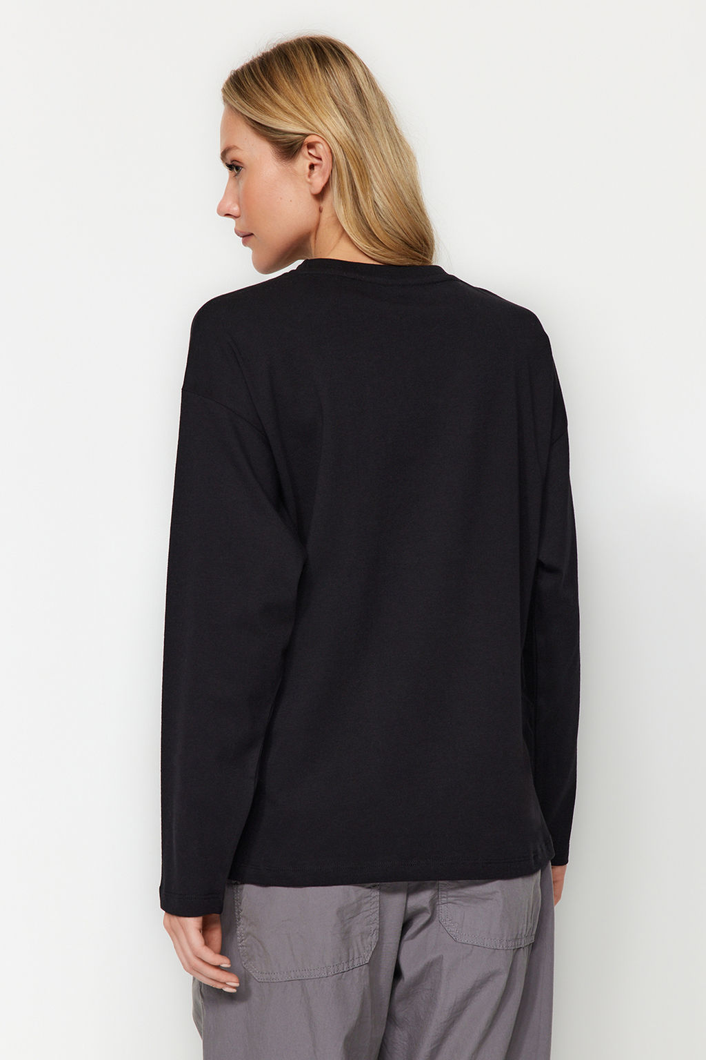 TRENDYOLMILLA Beyaz %100 Pamuk Basic Bisiklet Yaka Uzun Kol Regular Fit Orme T-Shirt TWOAW24TS00013 фото 5